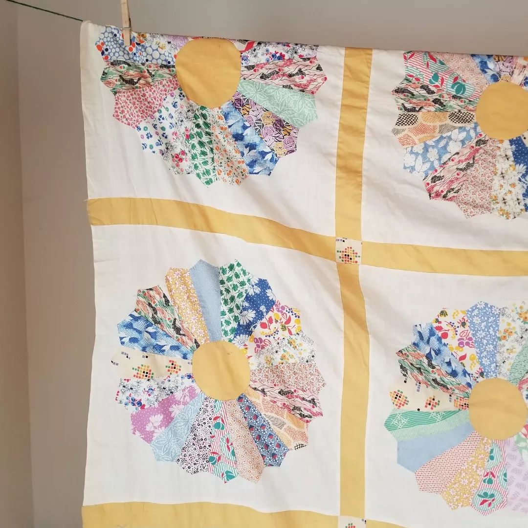 Dresden Plate Quilt TOP 4