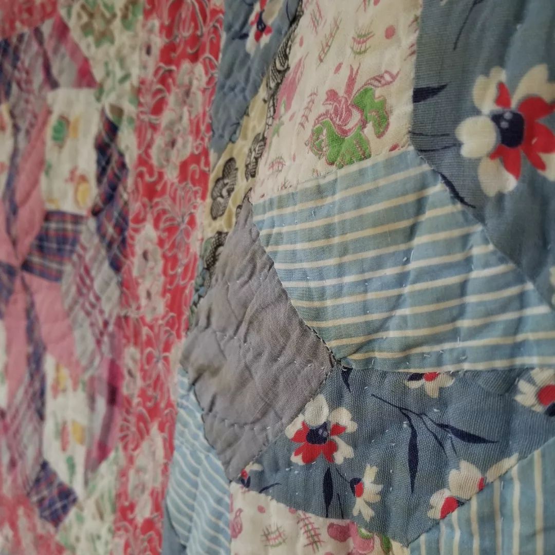 Gingham-Backed Star Quilt