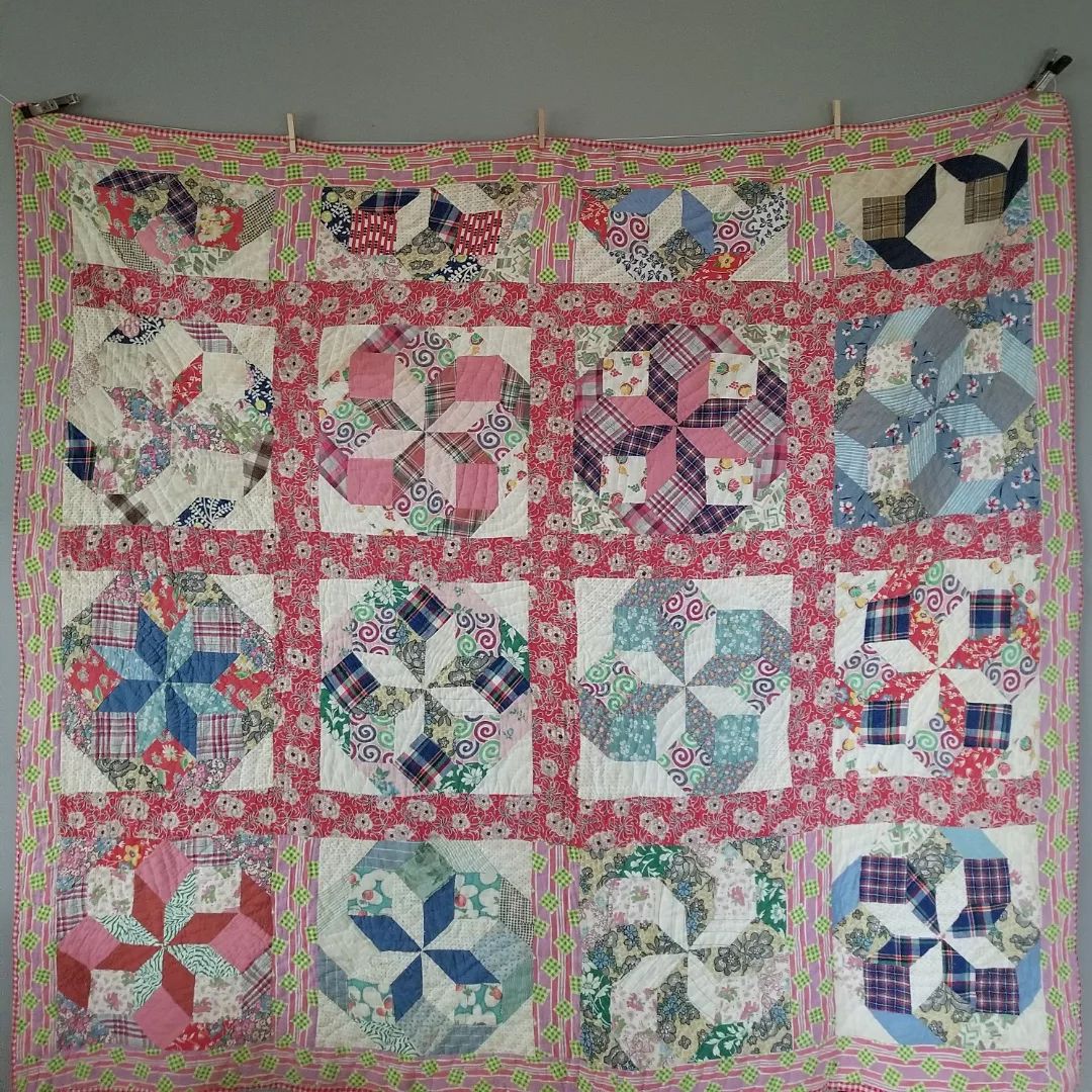 Gingham-Backed Star Quilt