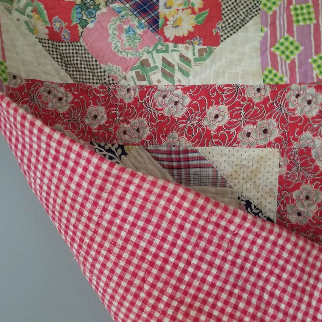 Gingham-Backed Star Quilt