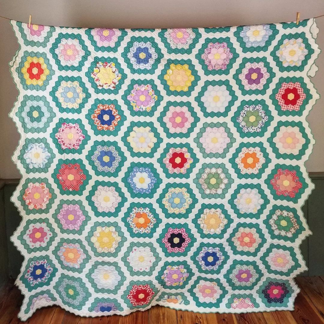 Green Grandmother's Garden Quilt