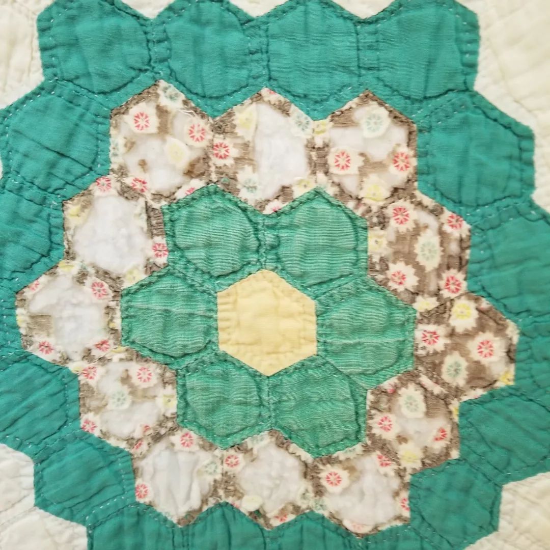 Green Grandmother's Garden Quilt
