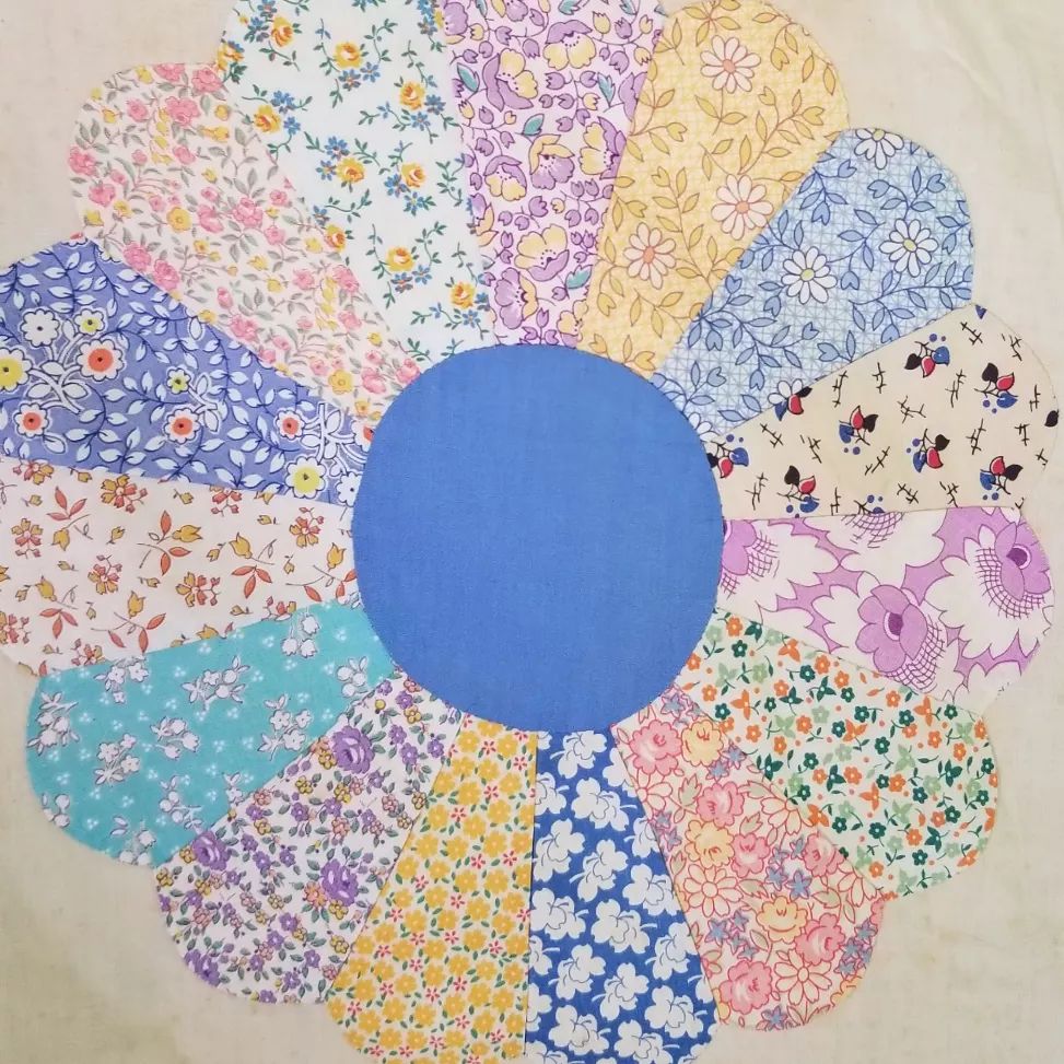 1930s Dresden Plate/Flower Quilt TOP