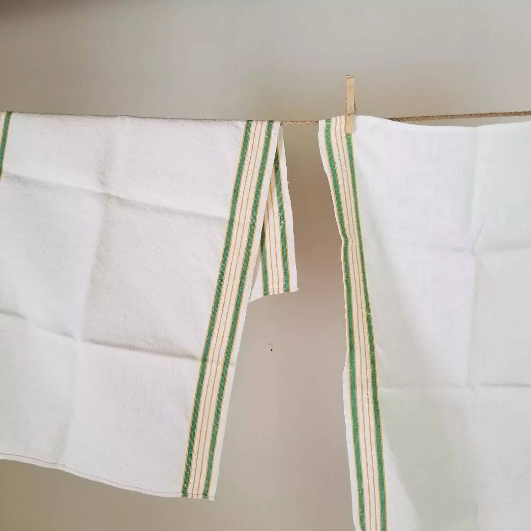 Set of 2 Green and Yellow, Linen Towels