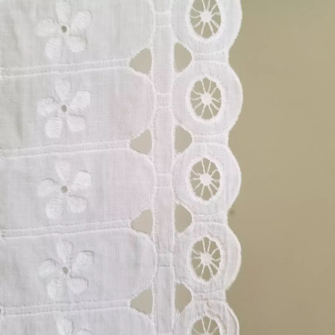 Lace Runner