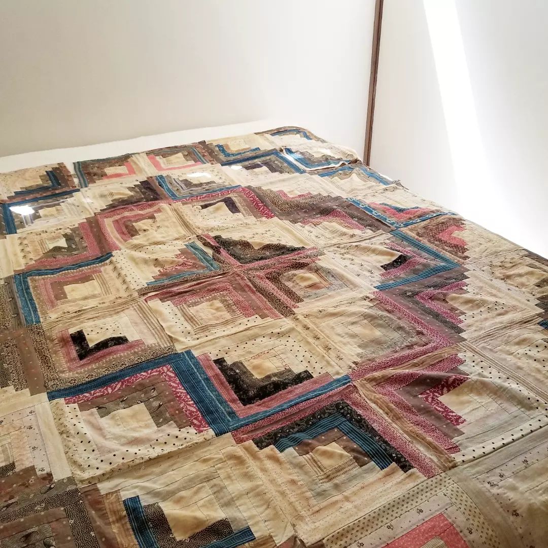 Log Cabin Quilt Top