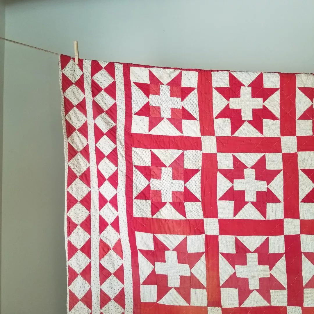 Red and Calico Star Quilt