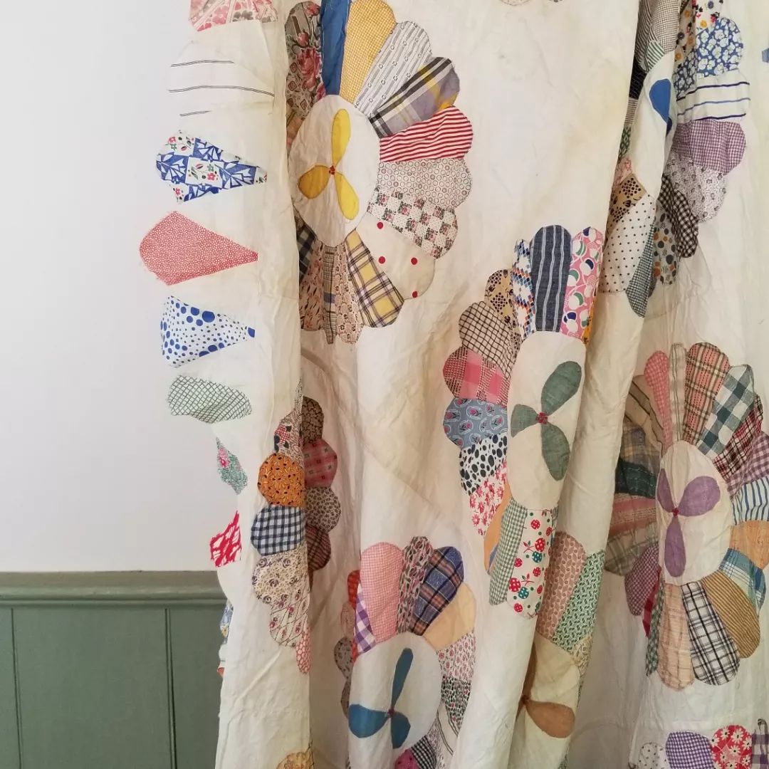 Friendship Flower Quilt Top