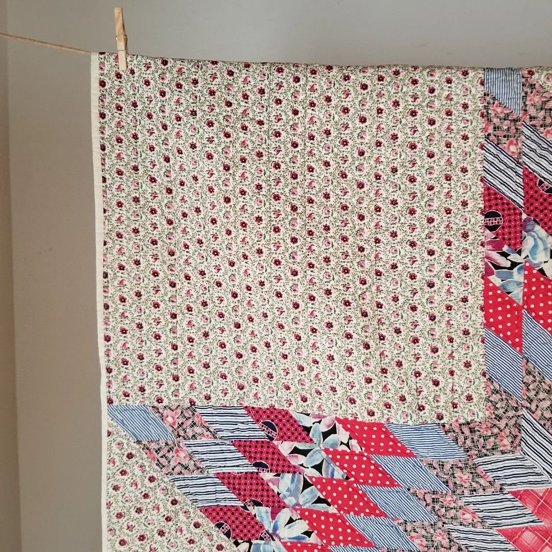 Stunning Floral Lonestar Quilt