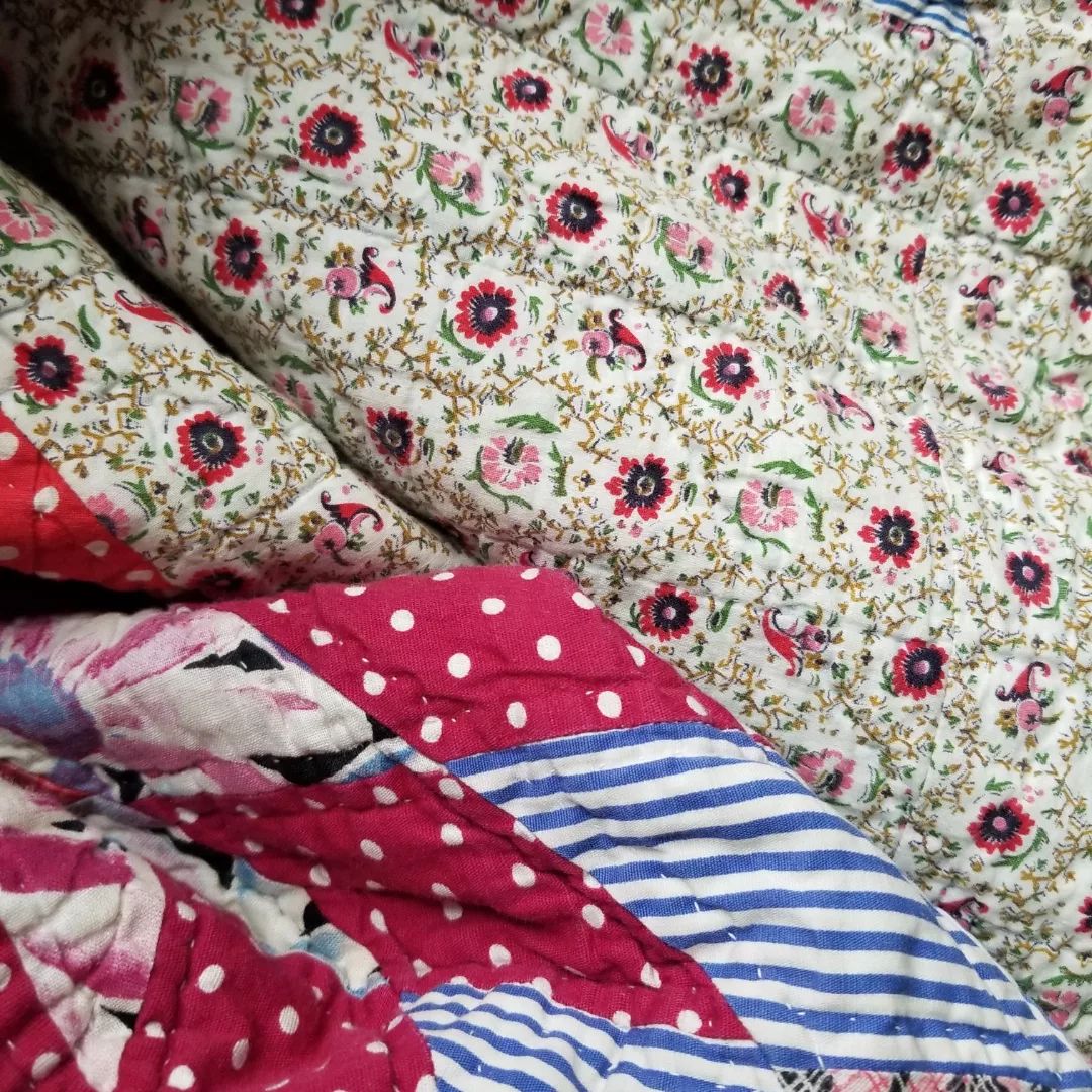 Stunning Floral Lonestar Quilt