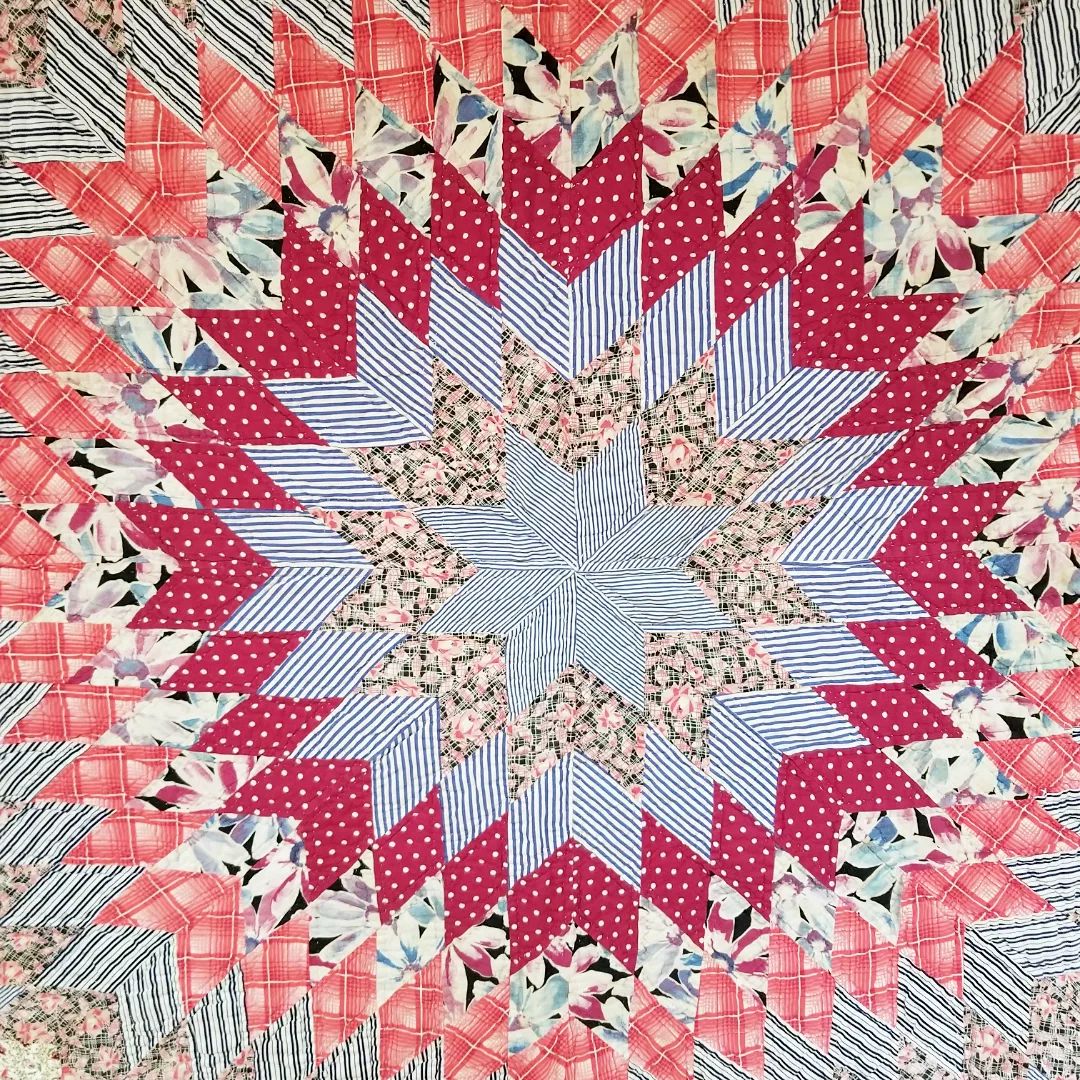Stunning Floral Lonestar Quilt