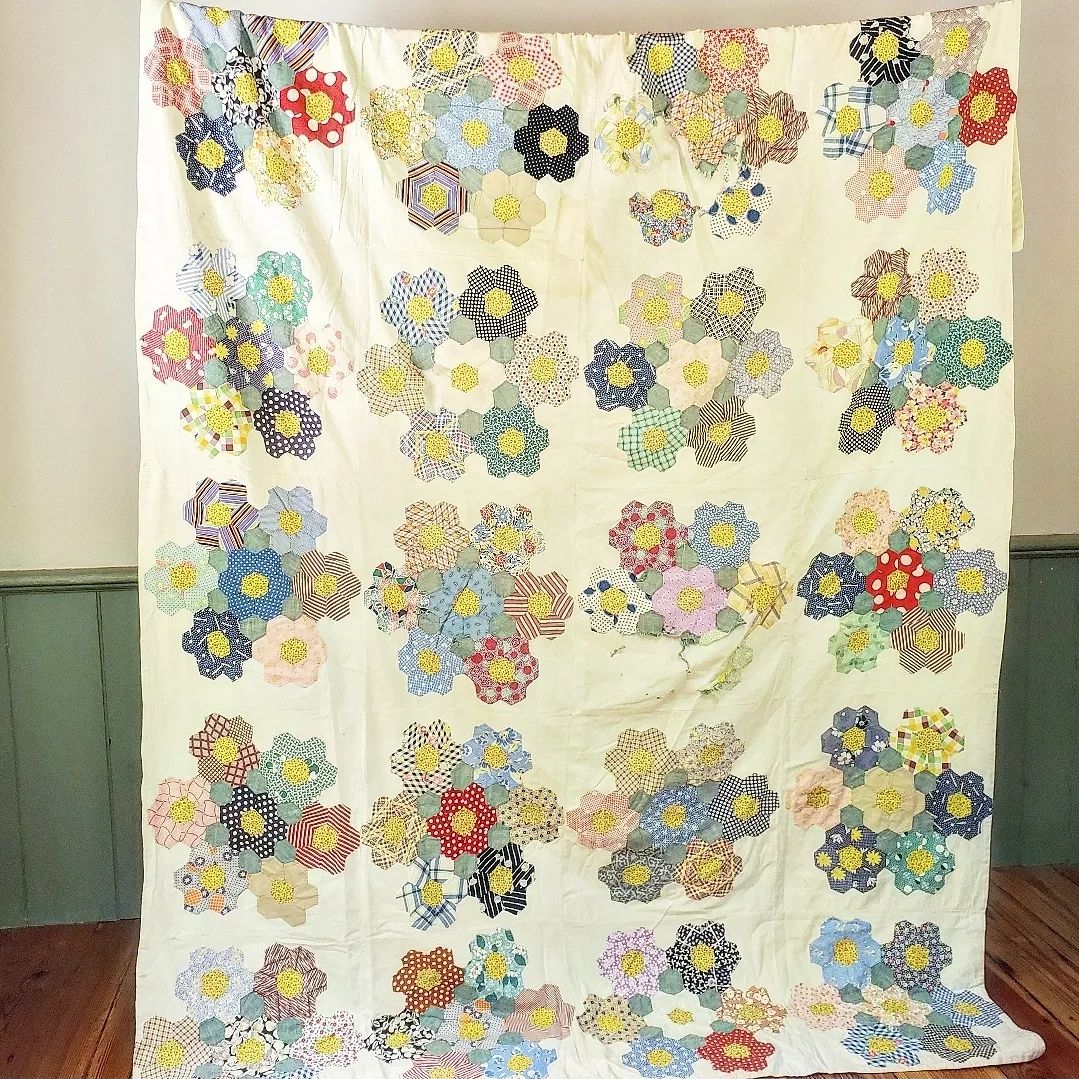 Hexi Flower Coverlet