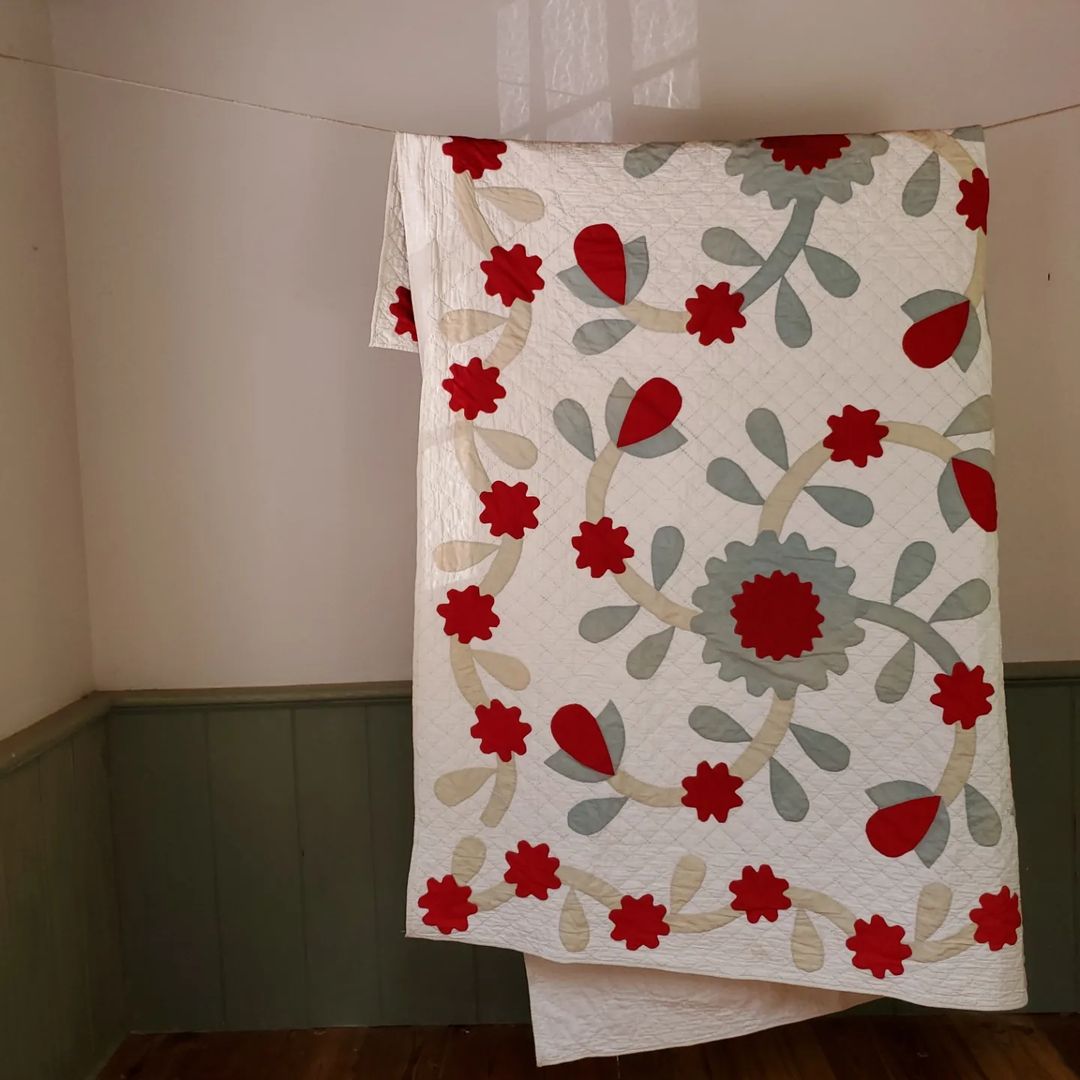 Rose Applique Quilt