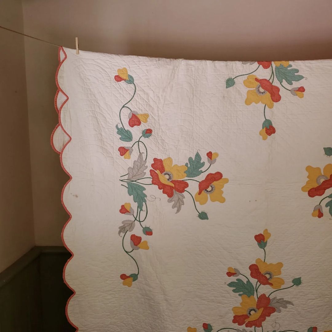 Applique Poppy Quilt