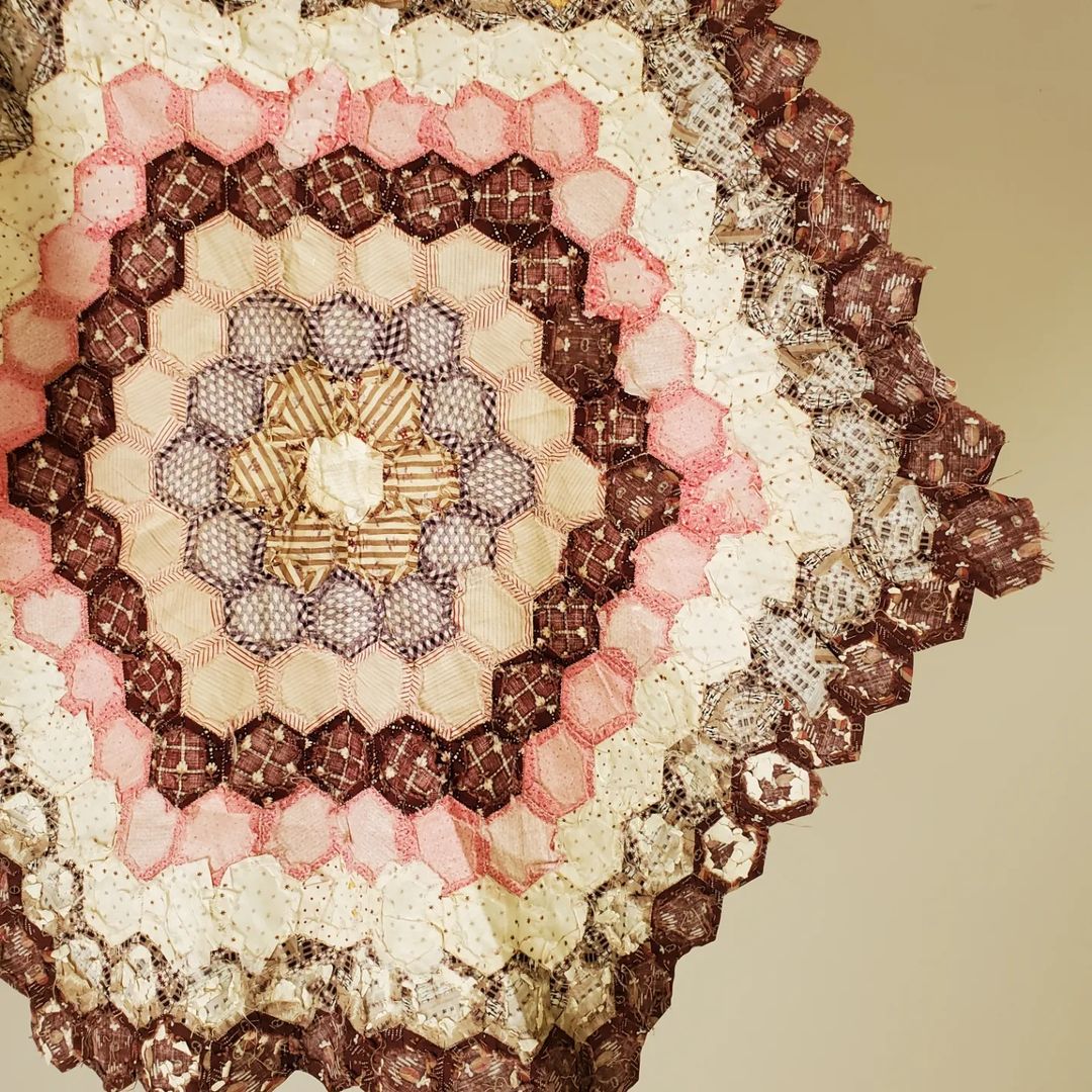 Paper-Pieced Hexi Quilt Block