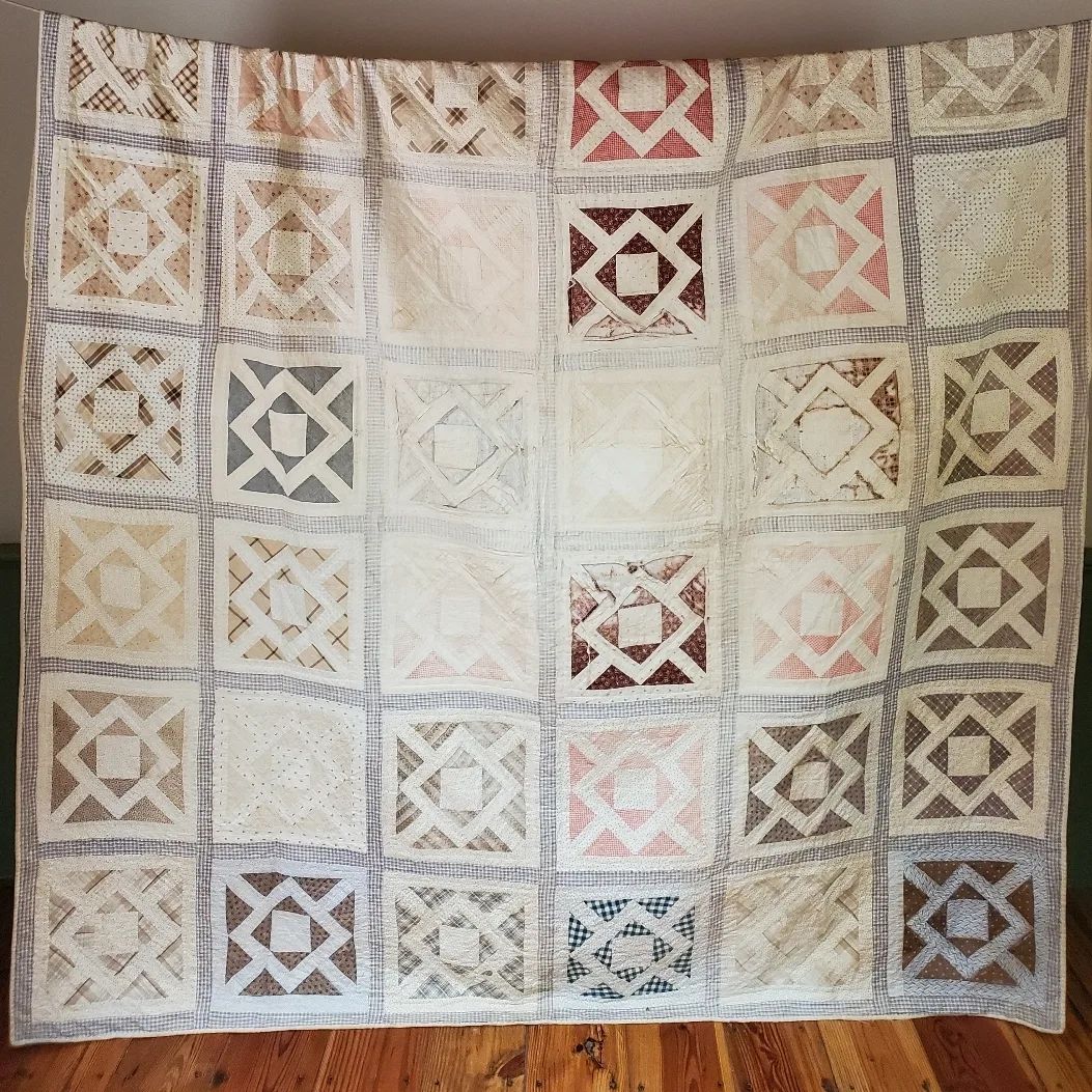 Pale Lattice Quilt