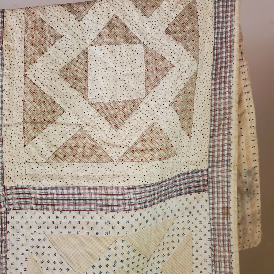 Pale Lattice Quilt