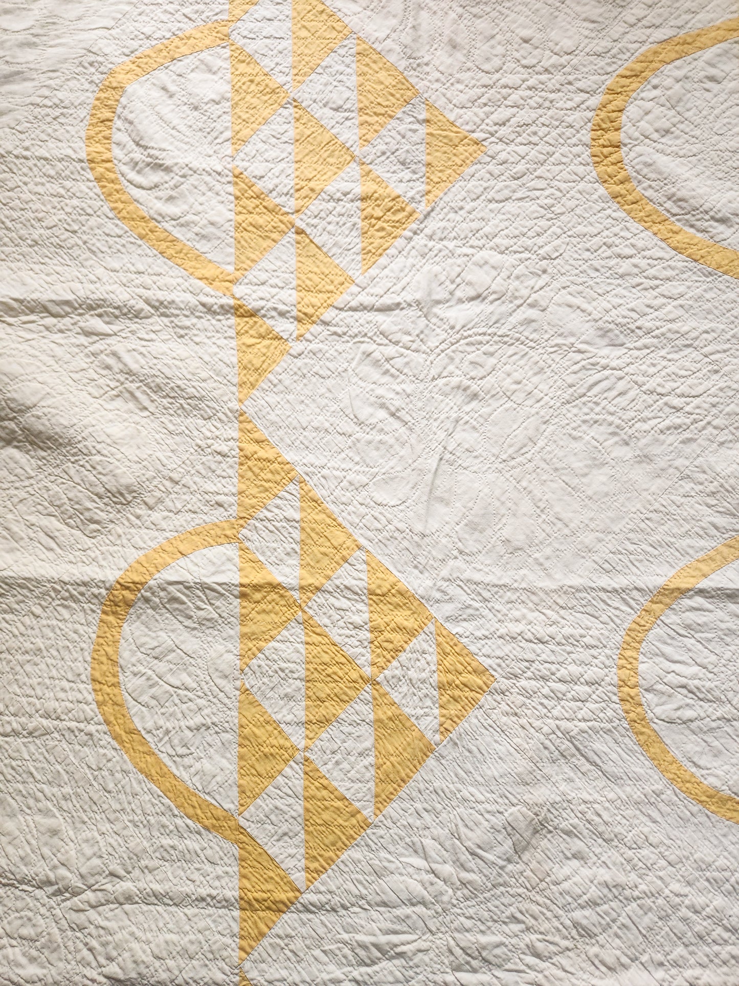 Vintage Yellow Baskets Quilt