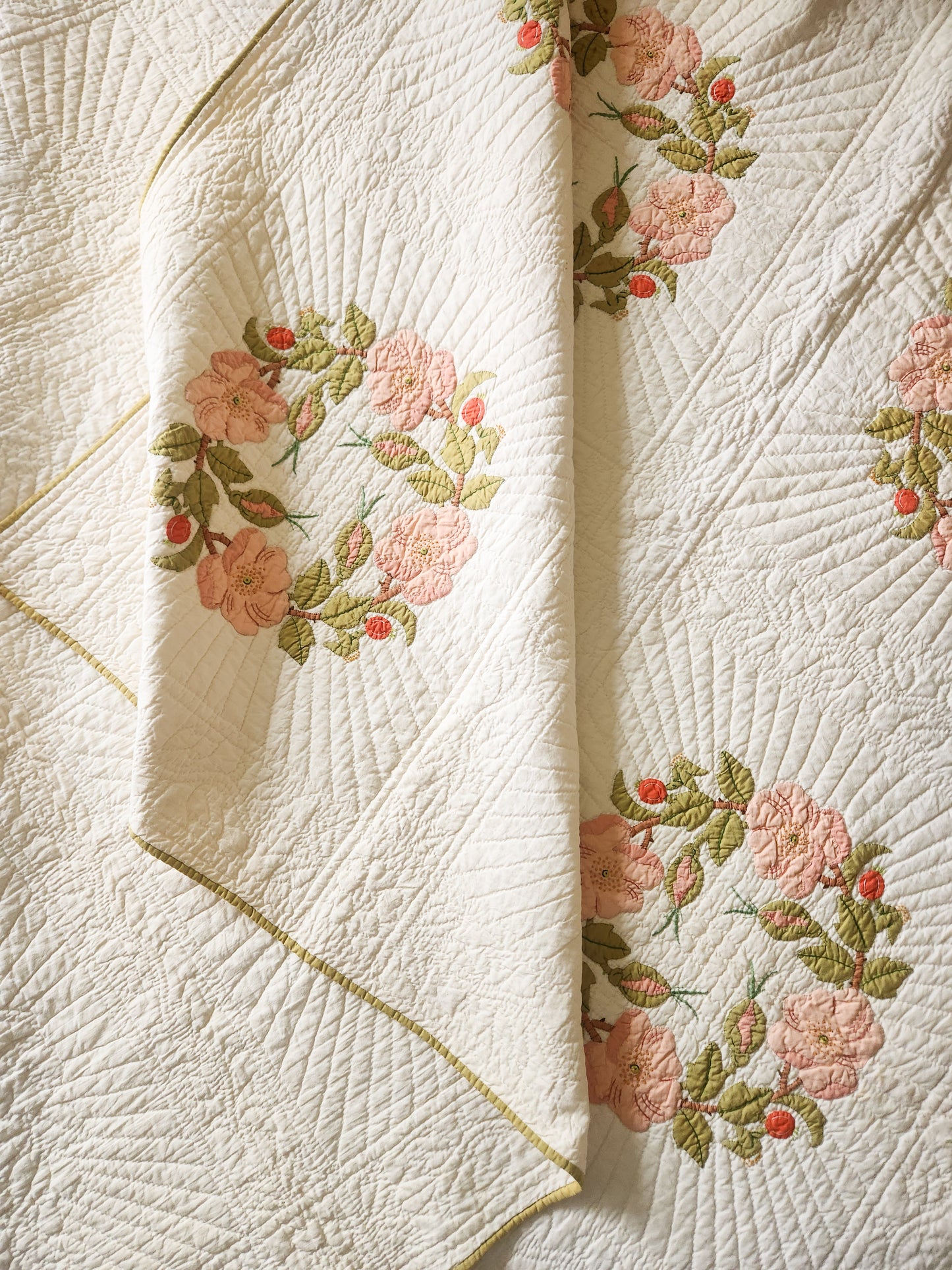 Vintage Rose Quilt c1940