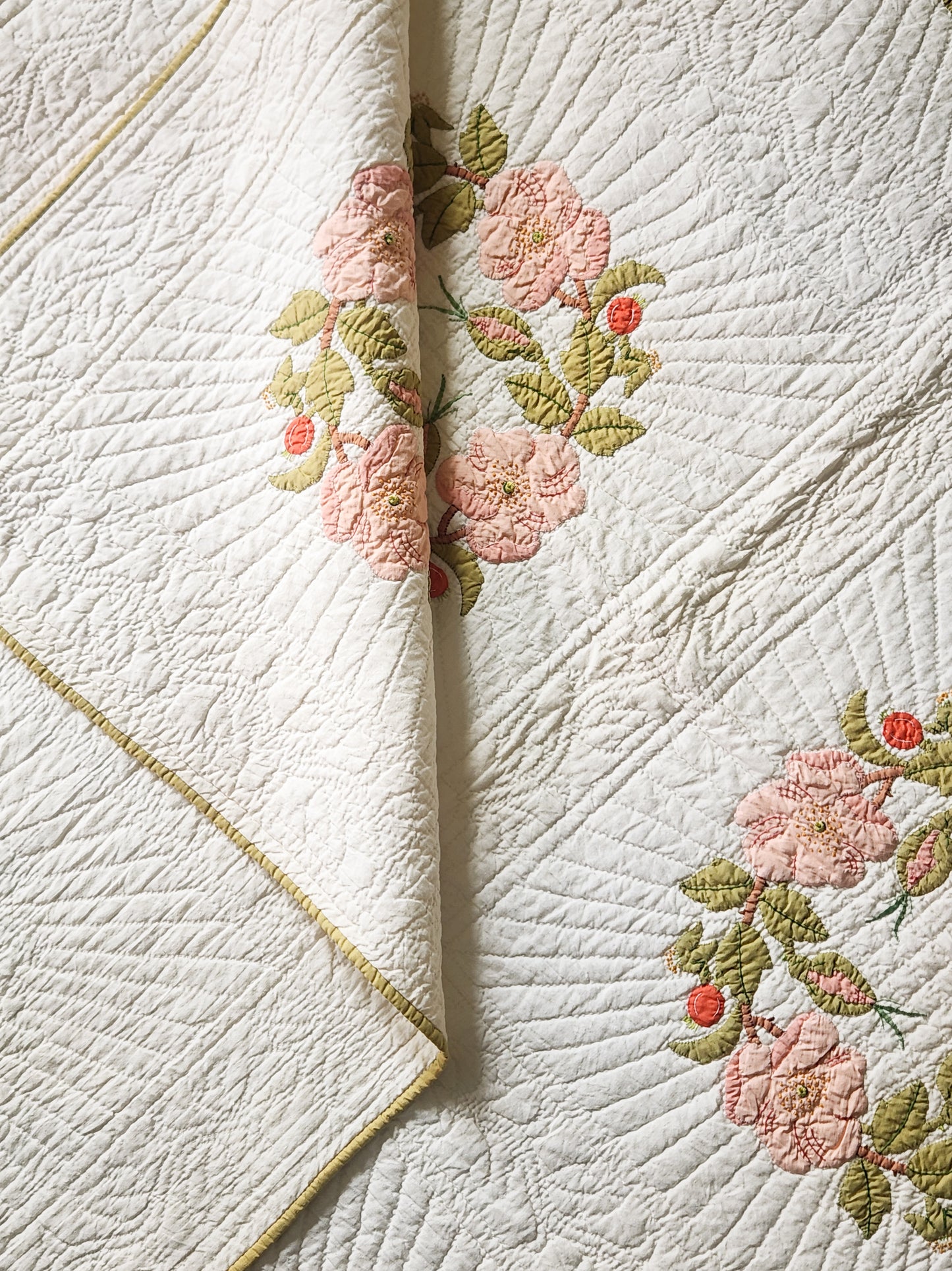 Vintage Rose Quilt c1940