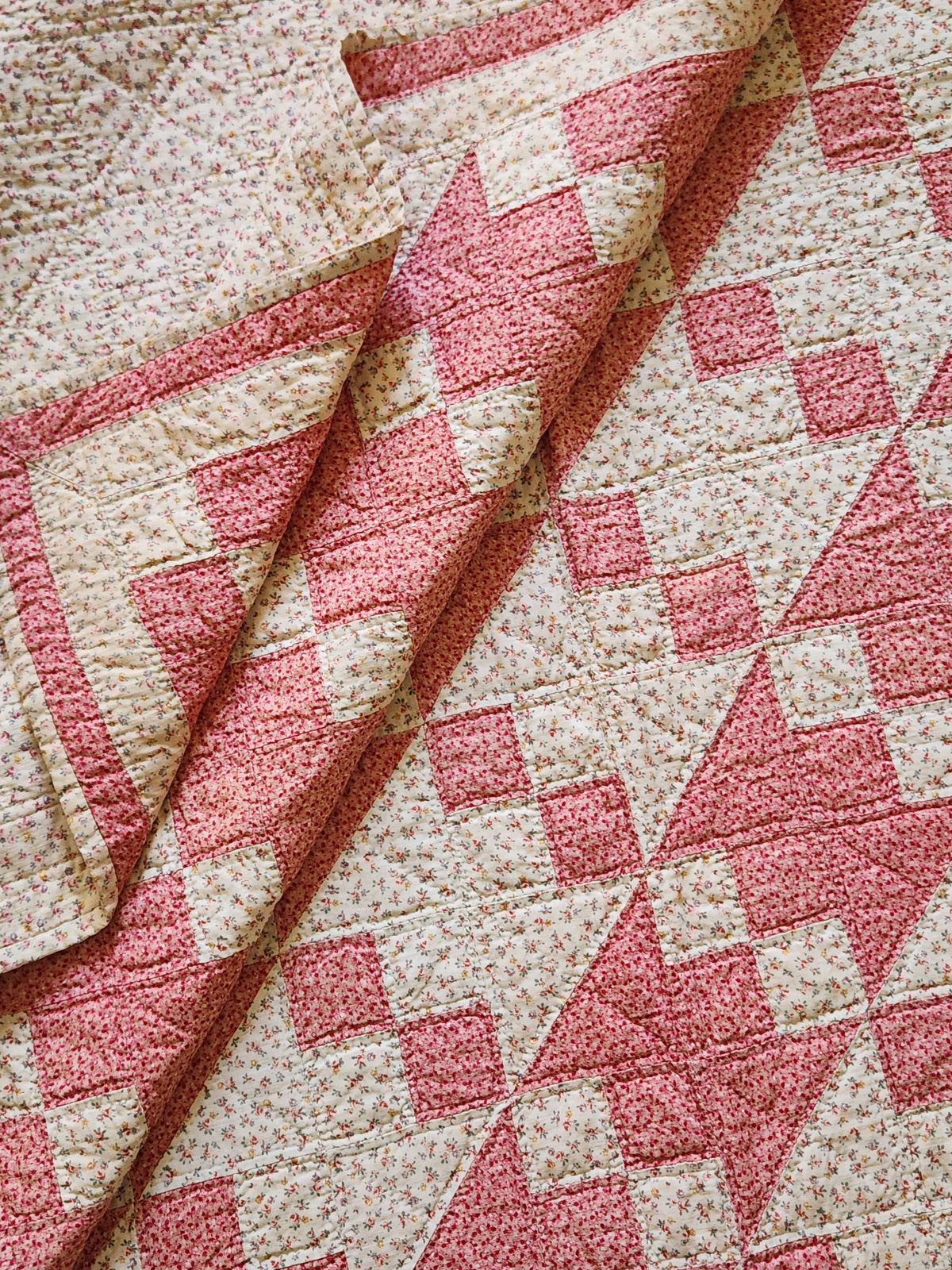 Antique Pink Floral Jacob’s Ladder Quilt