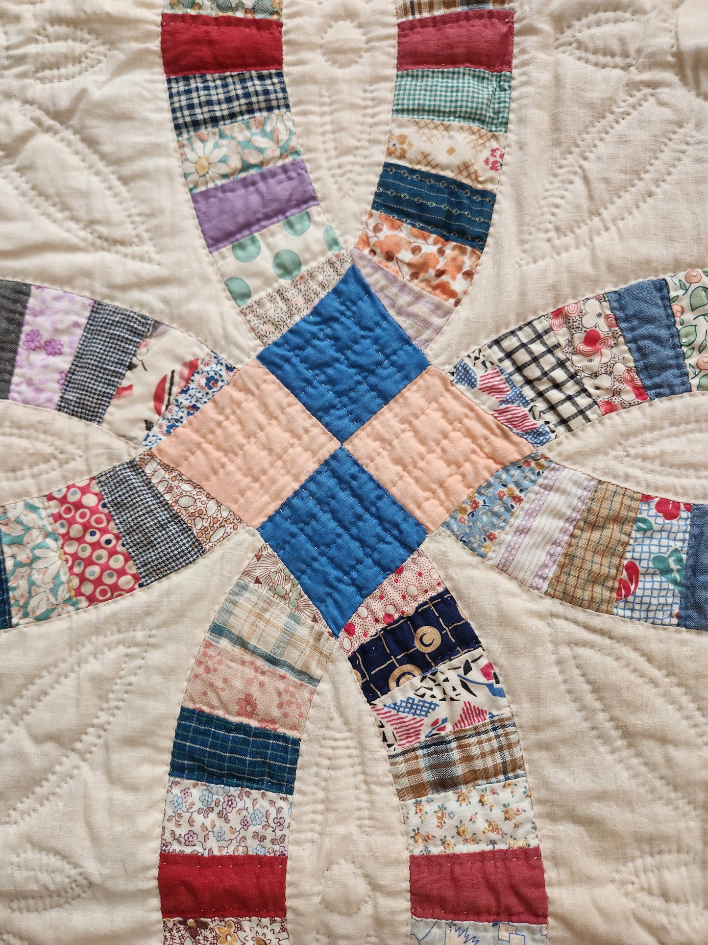 Vintage Double Wedding Ring Quilt with Prairie Points c1930