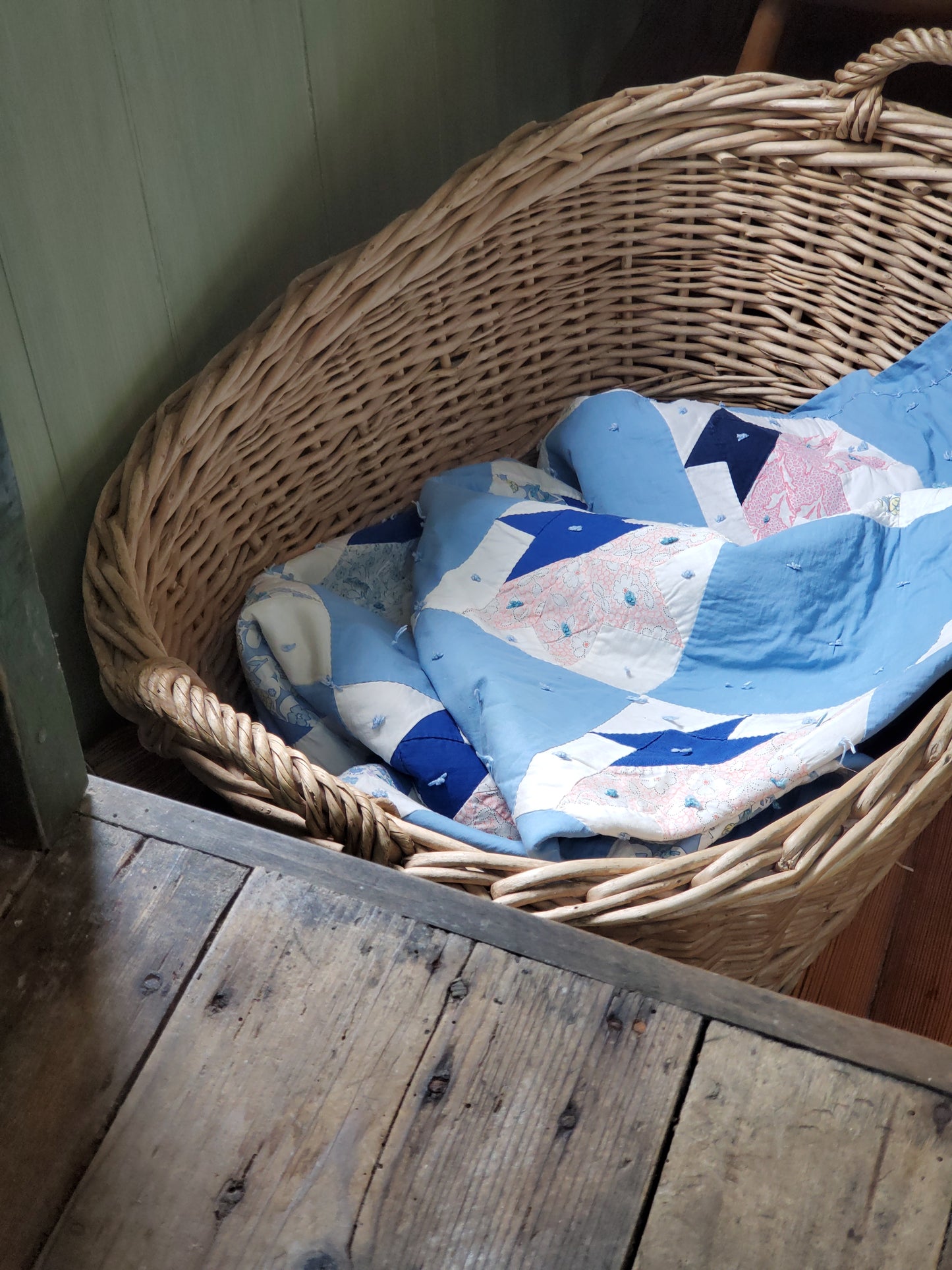 Blue & White Vintage Cactus Basket Quilt