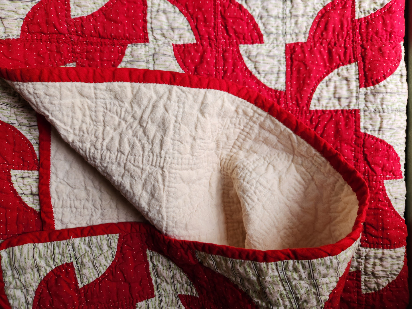 Antique Red & Green Drunkard's Path Quilt ca 1900