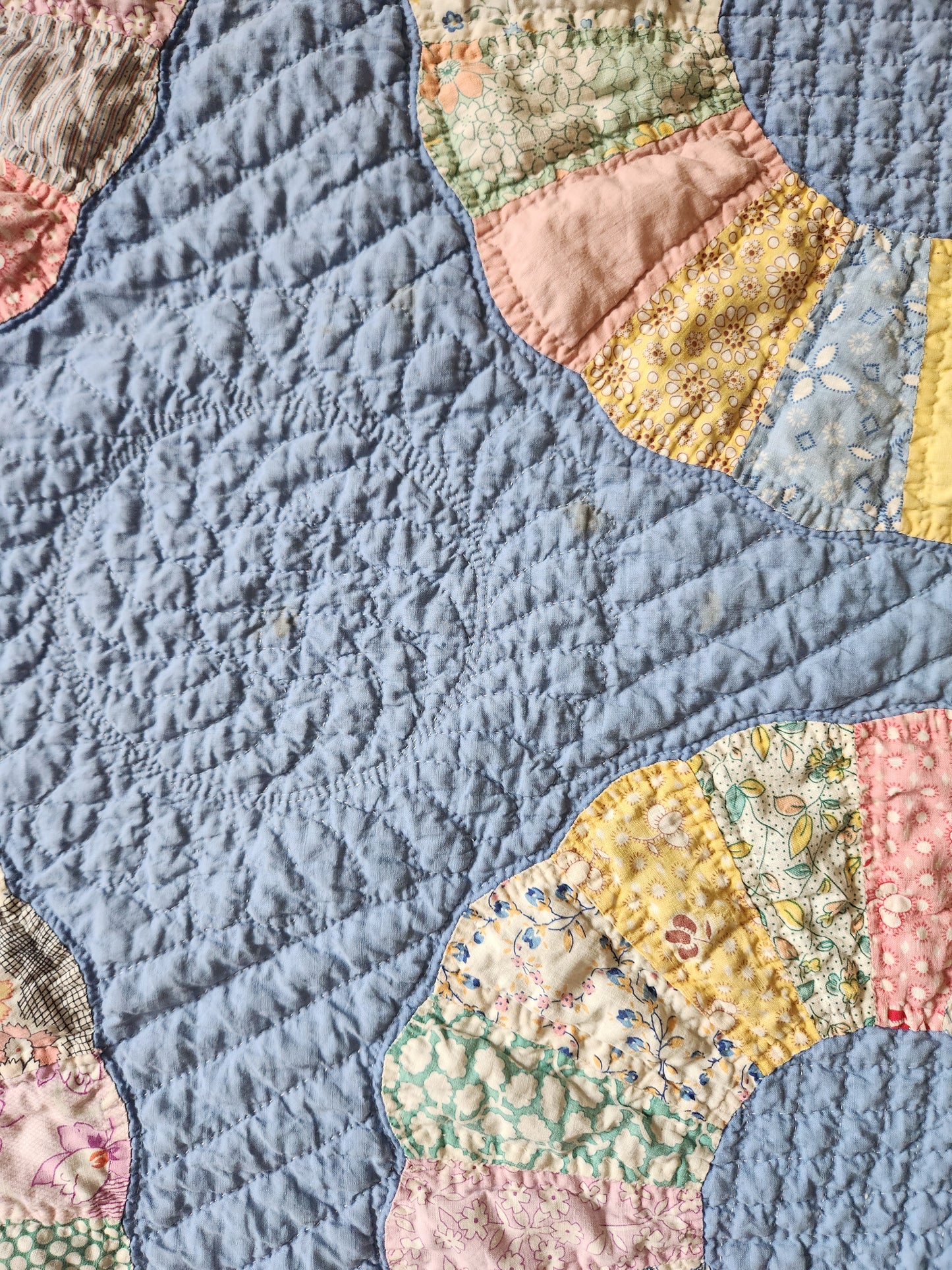 Vintage Dresden Plate Quilt c1930