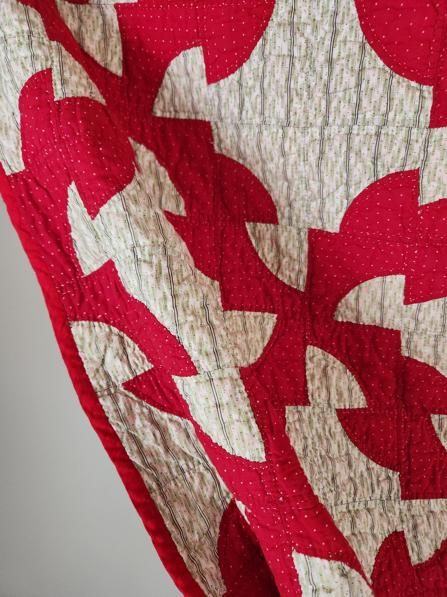 Antique Red & Green Drunkard's Path Quilt ca 1900