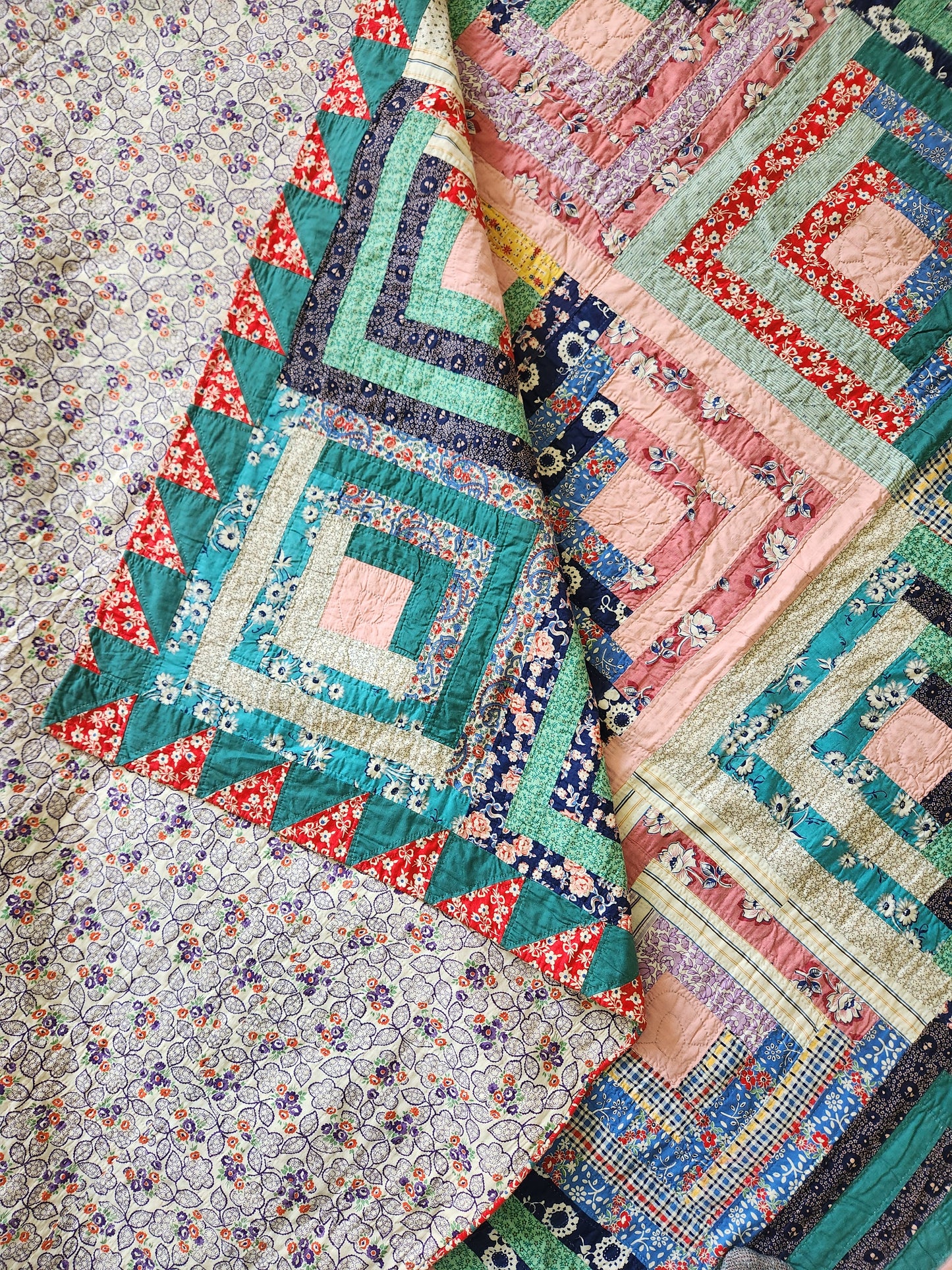 Stunning Vintage 1930’s Log Cabin Quilt