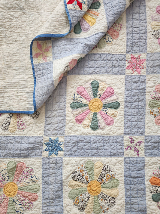 Vintage Handstitched Dresden Plate Quilt c1940