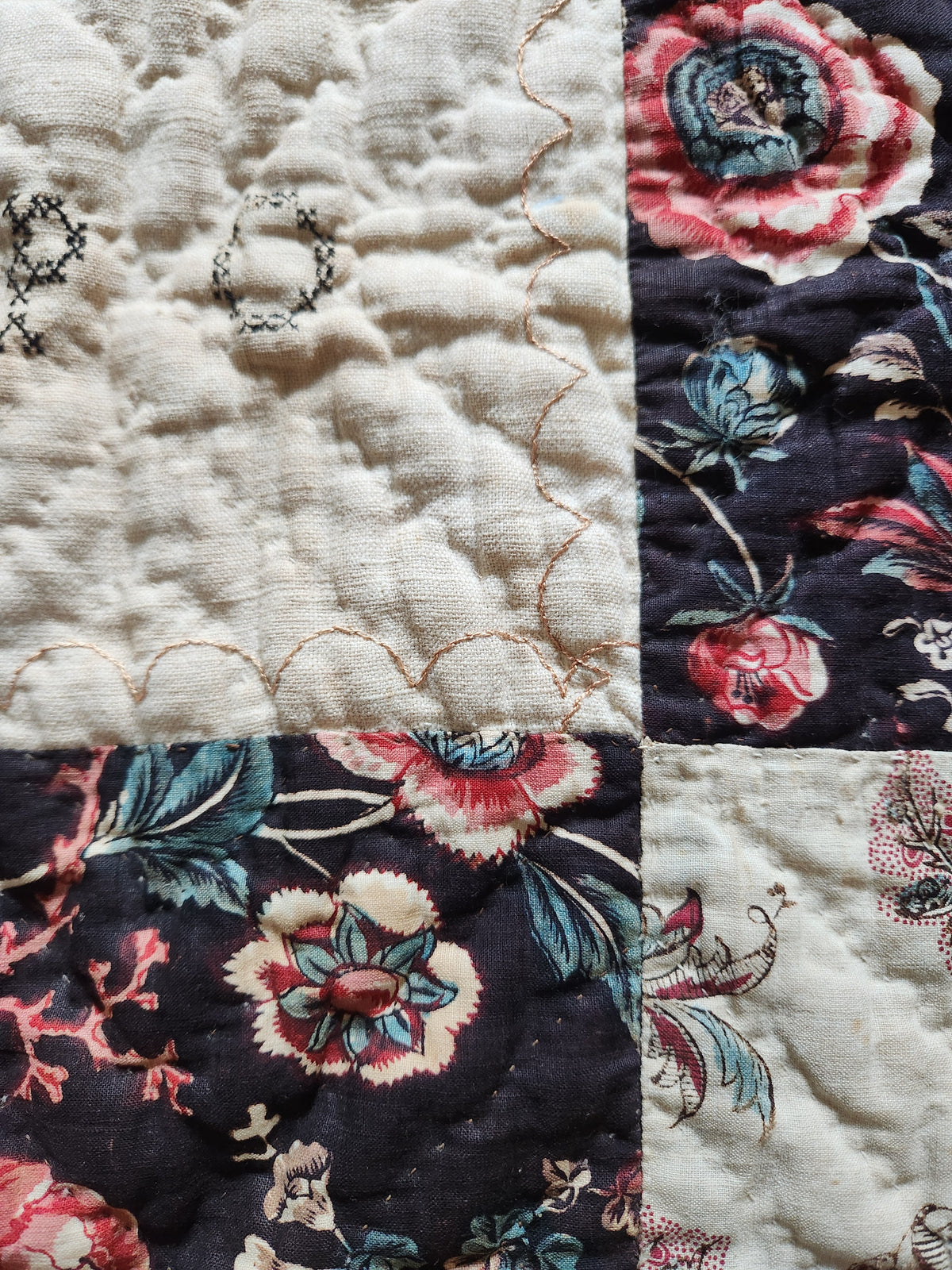 Antique Chintz Center Medallion Quilt c1830