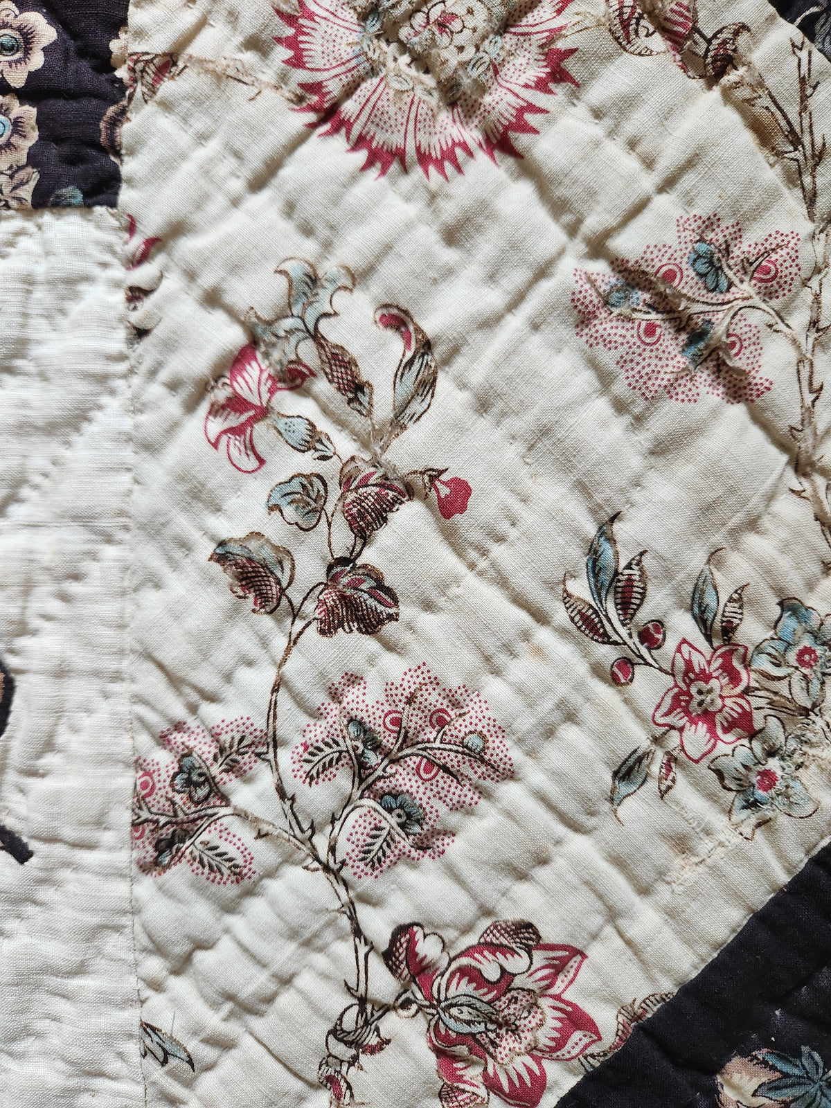 Antique Chintz Center Medallion Quilt c1830