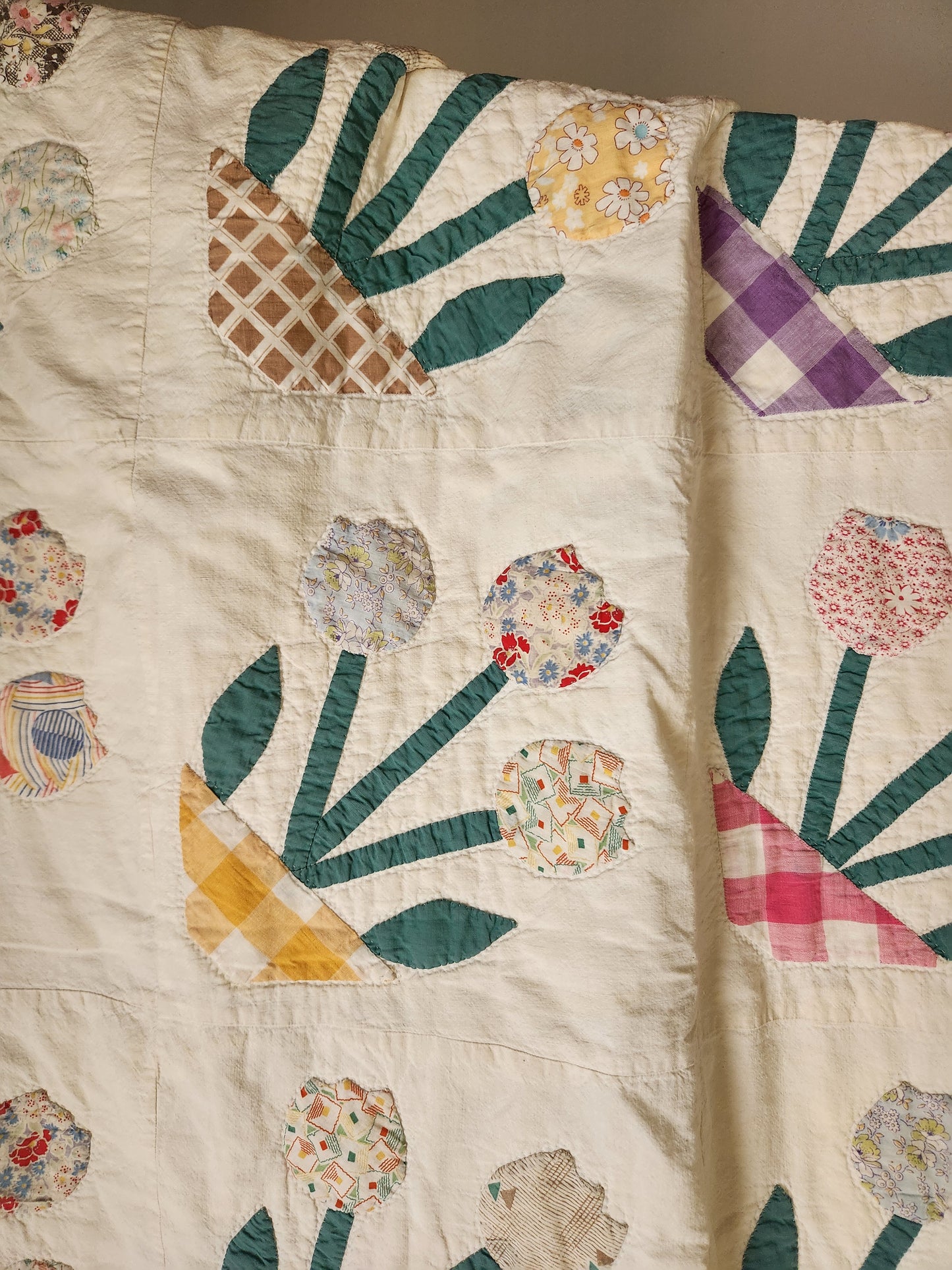 Vintage Flower Pot Applique Quilt