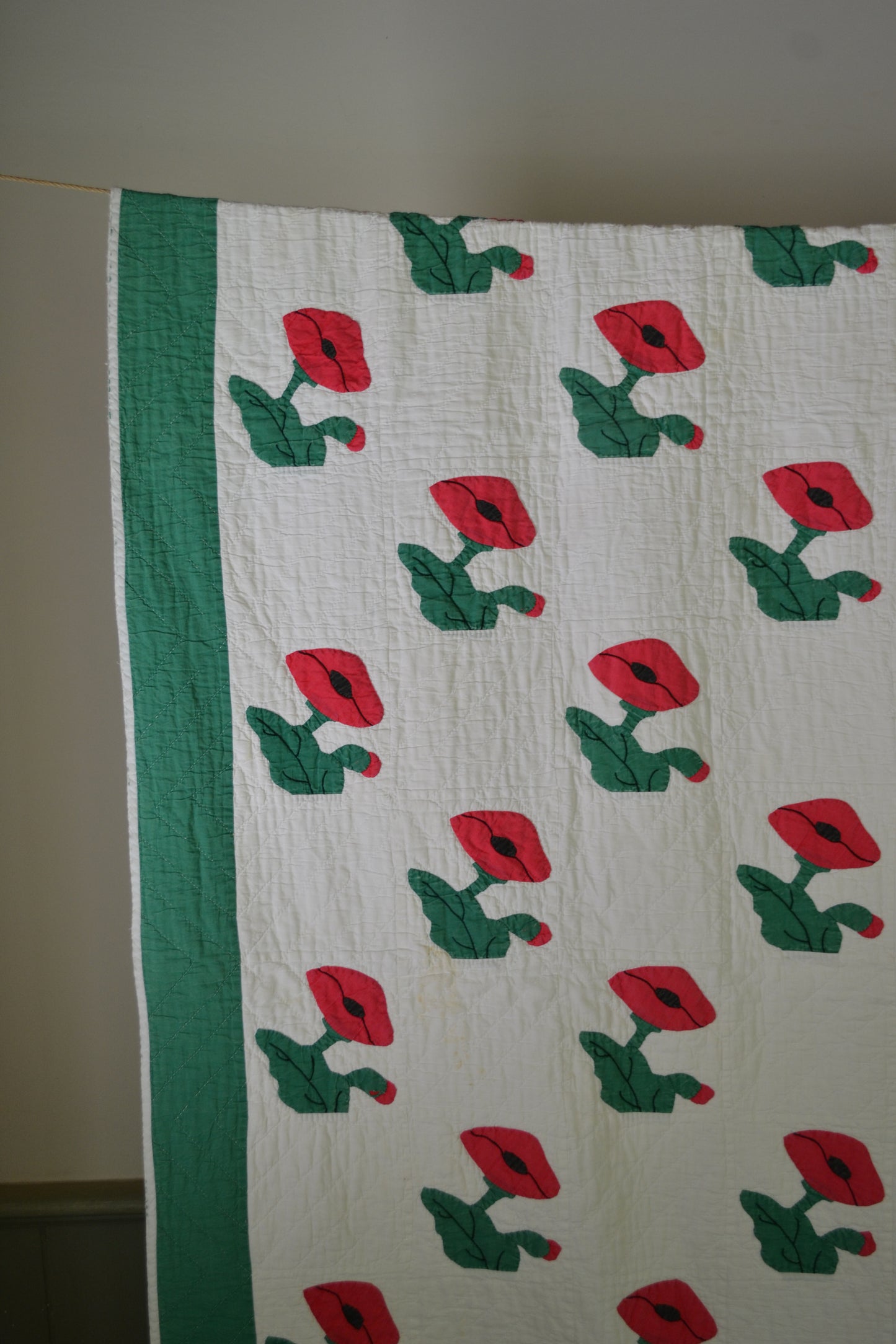 Vintage Poppy Applique Quilt ca 1940