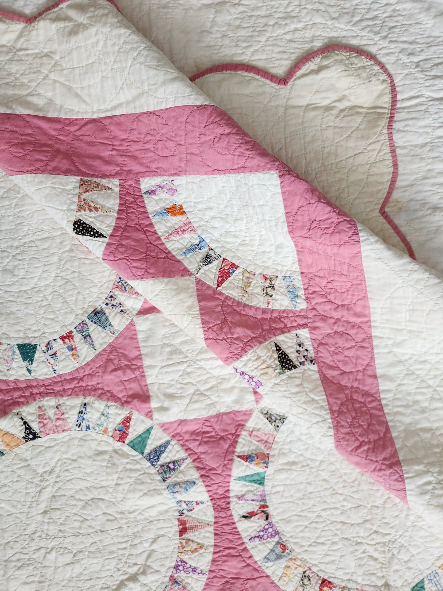 Vintage Pink & White Sunflower Quilt c1930