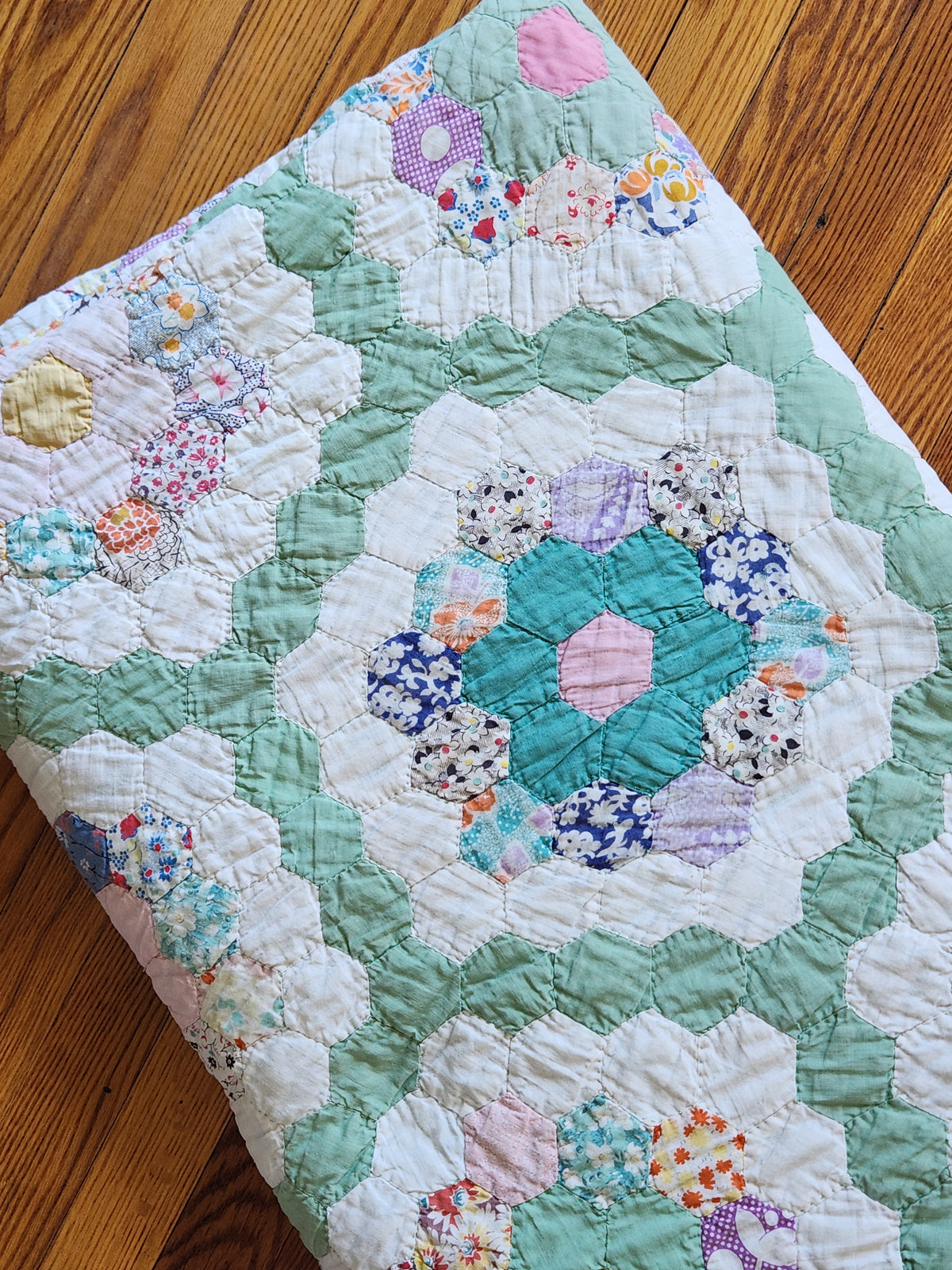 Vintage Grandmother's Flower Garden Quilt c1940