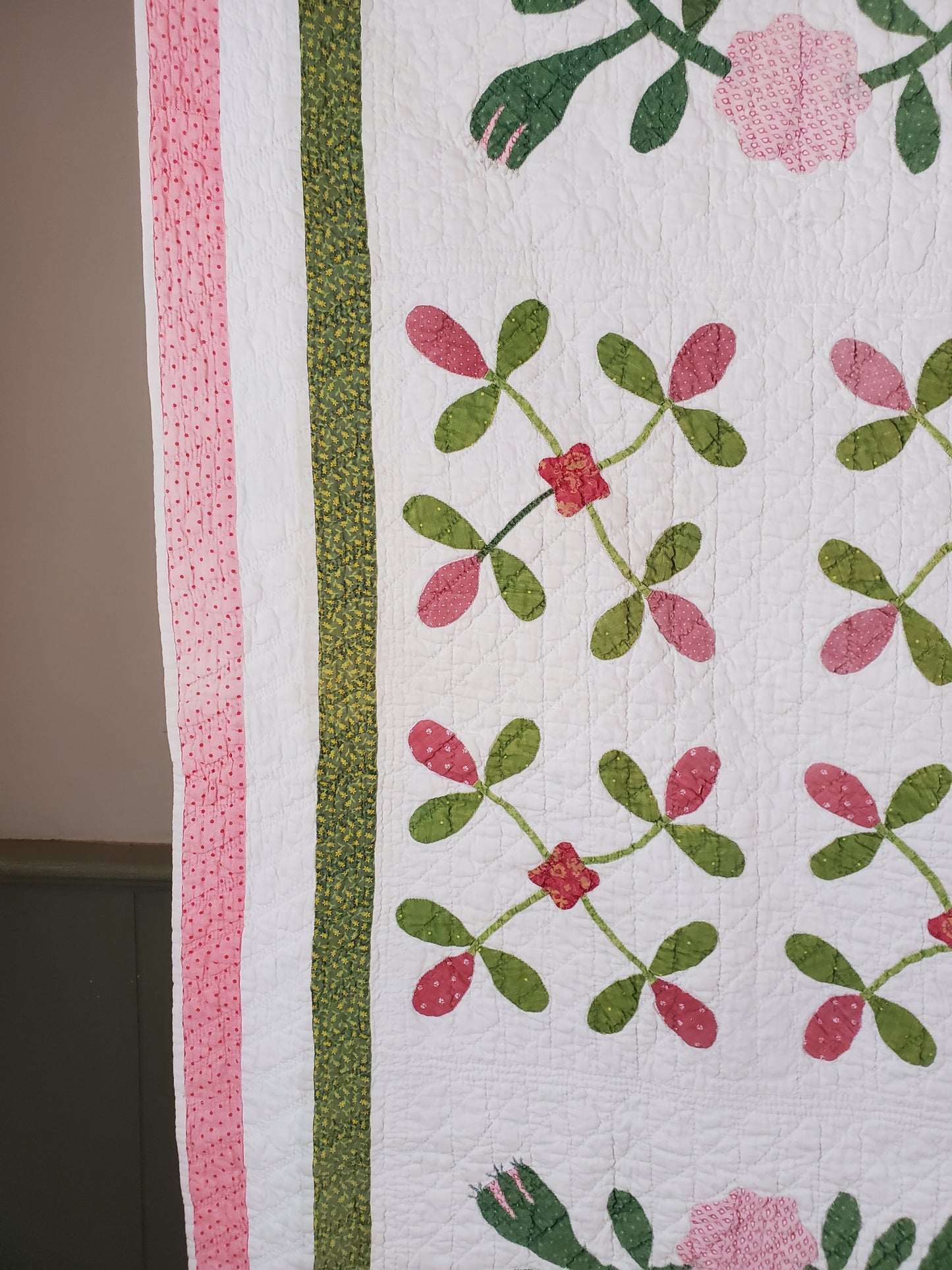 19th Century Pink & Green Antique Rose Wreath Applique Quilt