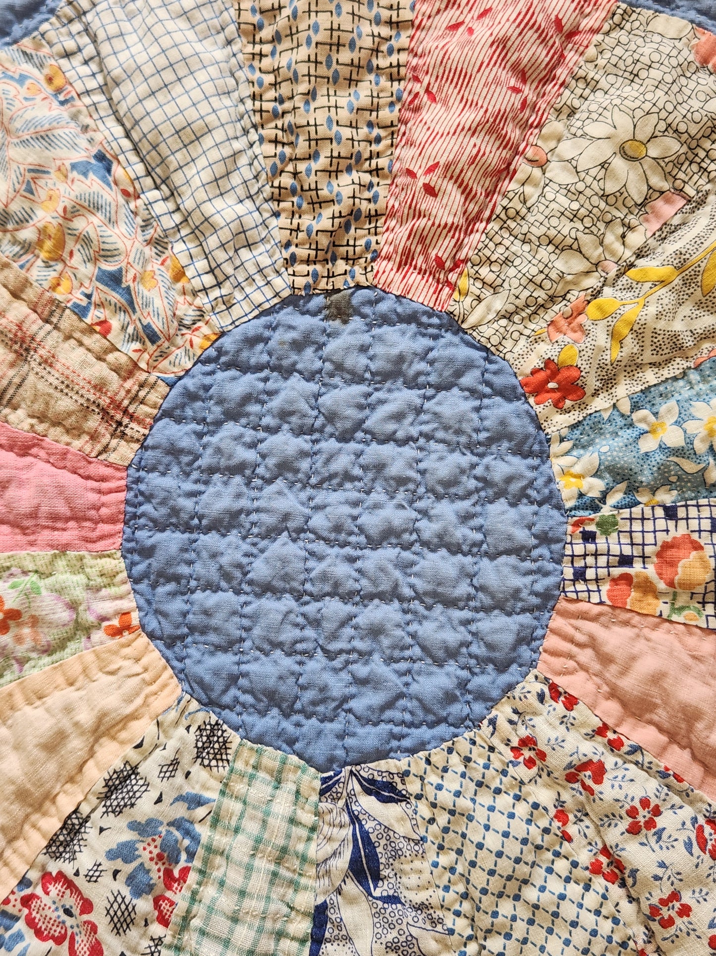Vintage Dresden Plate Quilt c1930