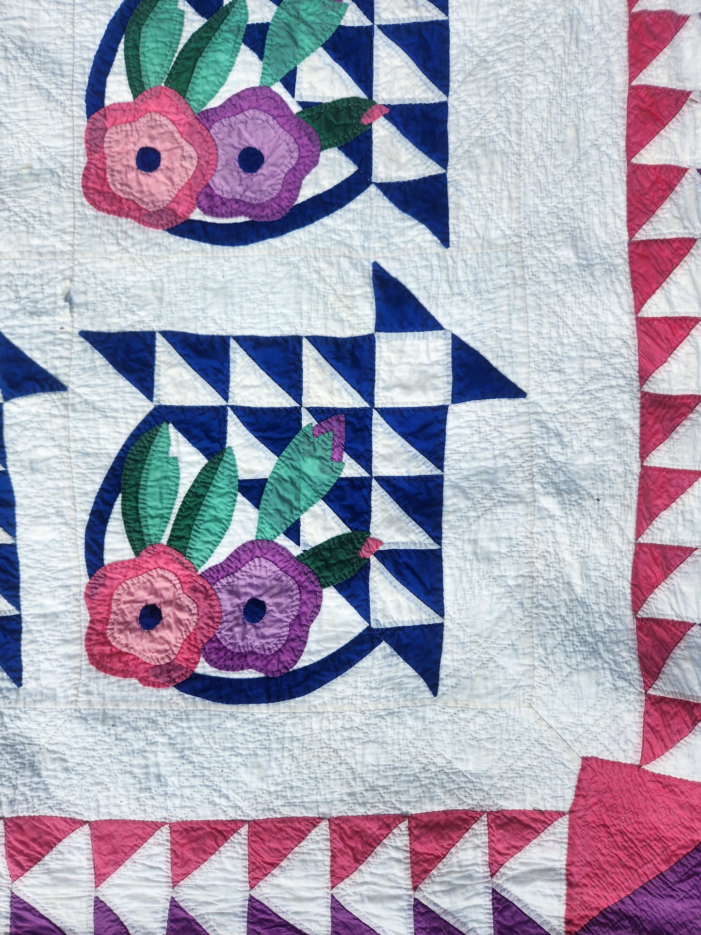 Rose Basket Quilt with Flying Geese Border c1940