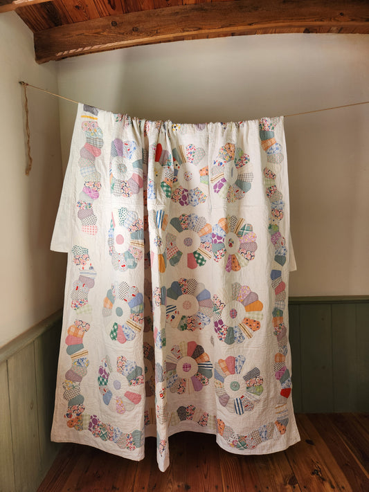 Gorgeous Feed Sack Dresden Plate Quilt c1930