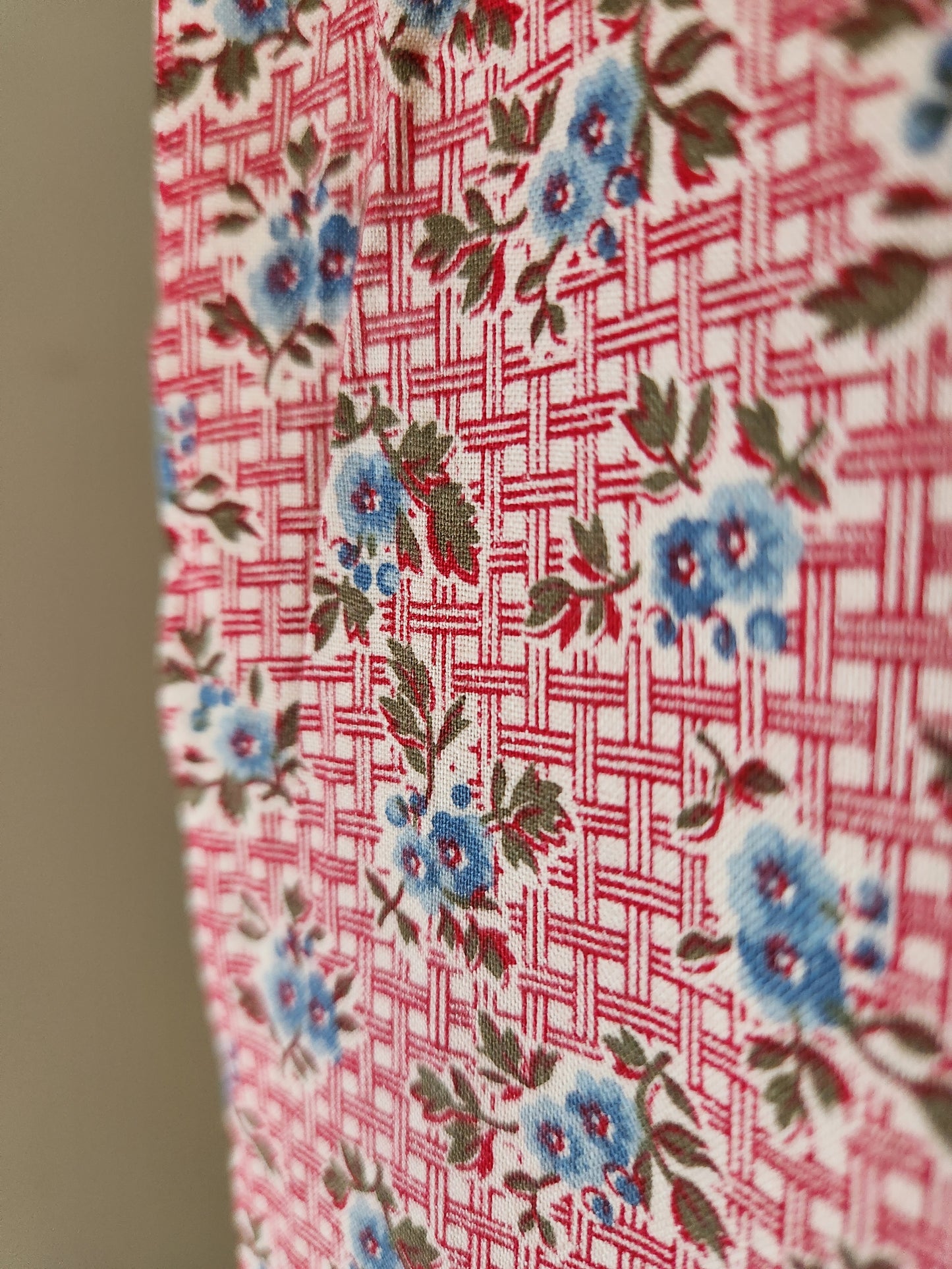 Vintage Lattice and Rose Cotton Yardage