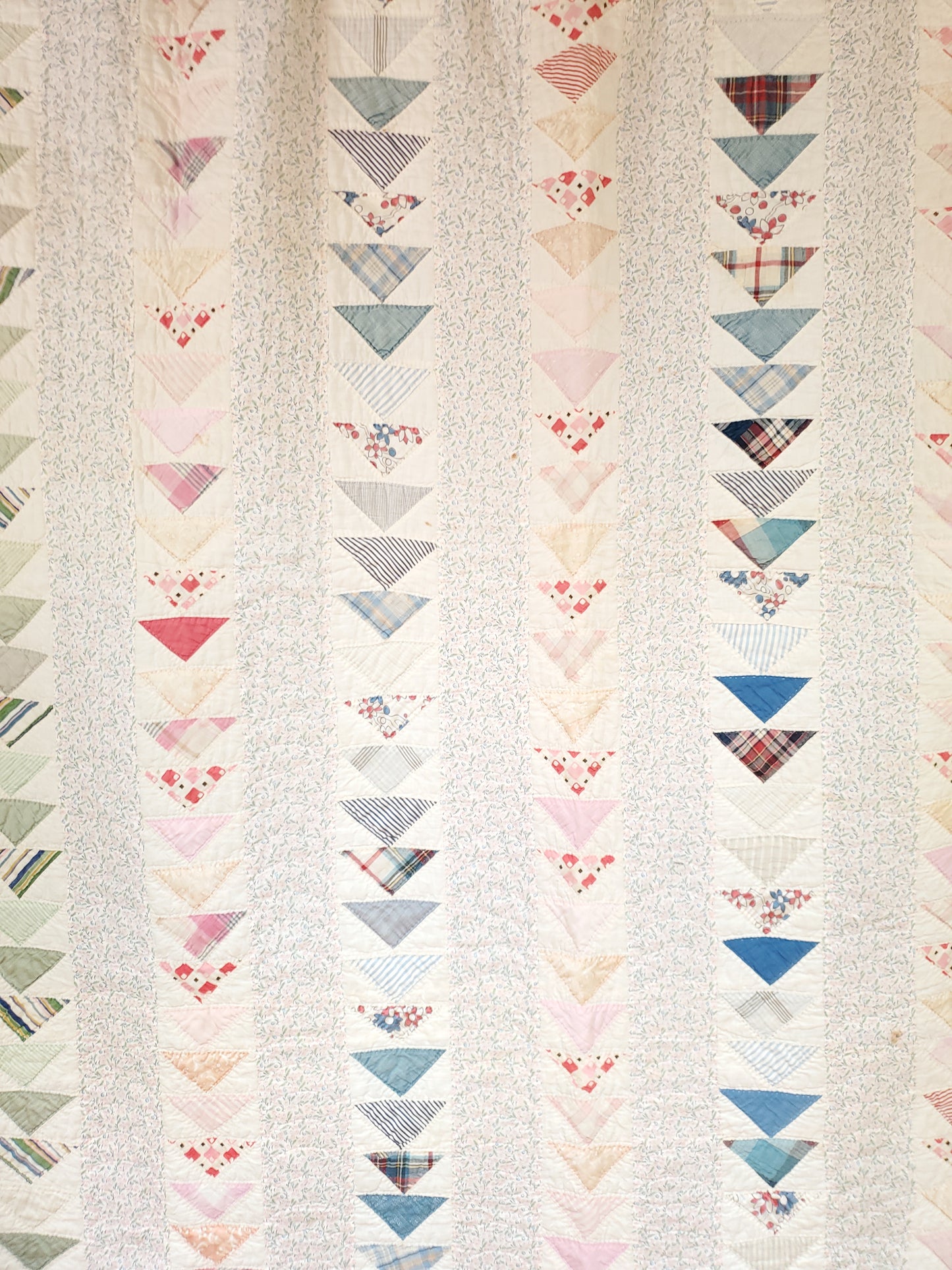 Sweet Vintage Floral Flying Geese Quilt, ca 1940