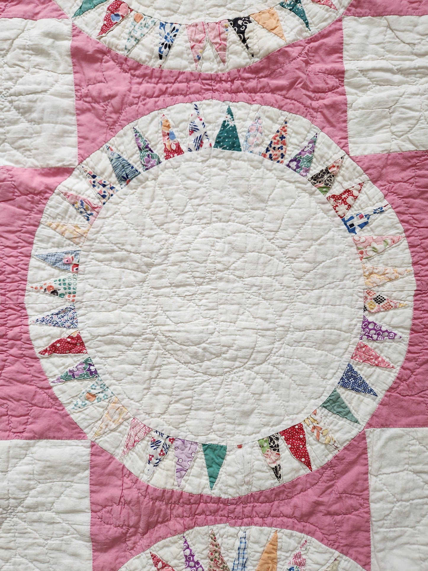 Vintage Pink & White Sunflower Quilt c1930