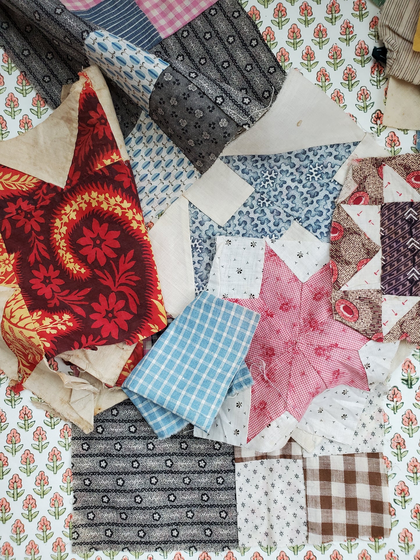 Small "Grab Bag" of Vintage and Antique Quilt Remants and Quilt Fabrics