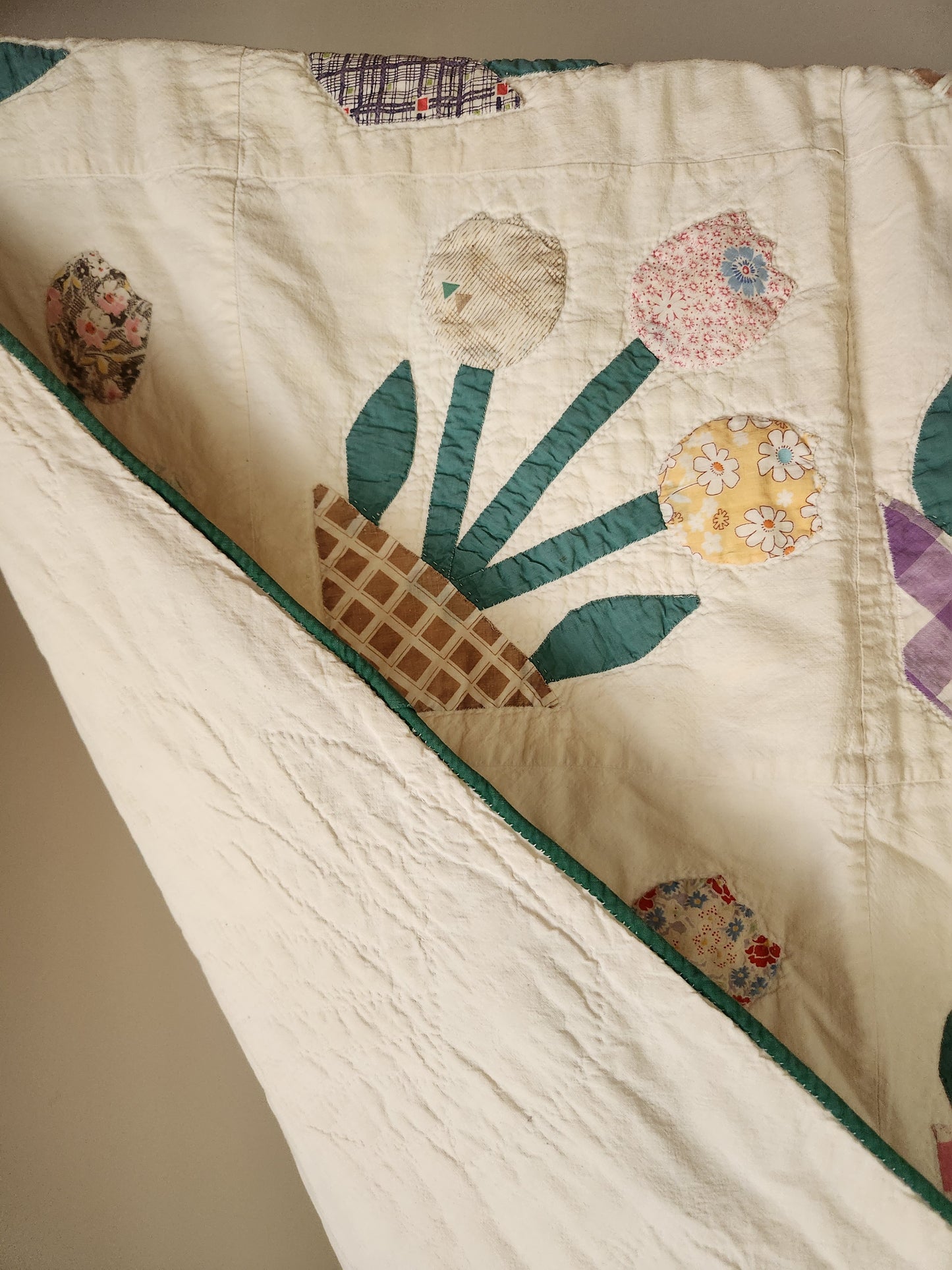 Vintage Flower Pot Applique Quilt
