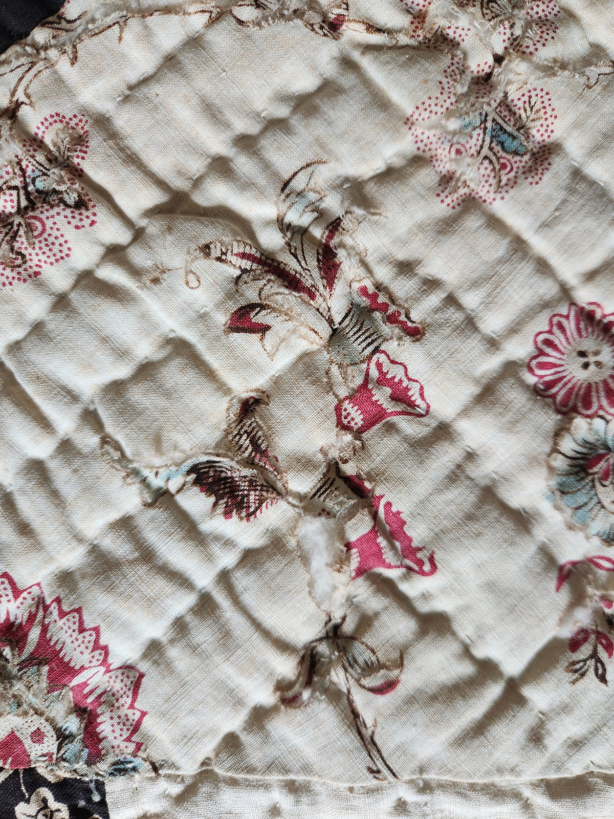 Antique Chintz Center Medallion Quilt c1830
