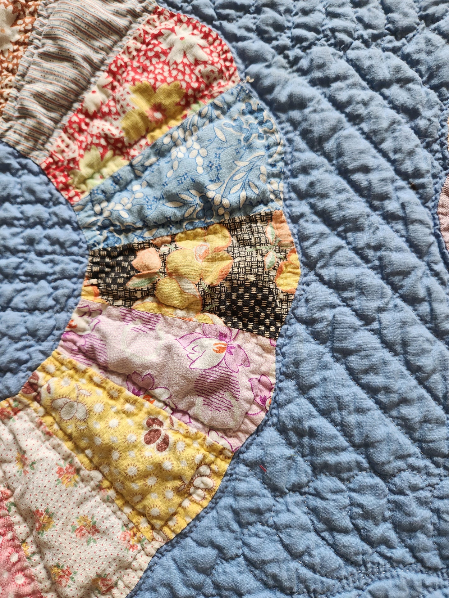 Vintage Dresden Plate Quilt c1930