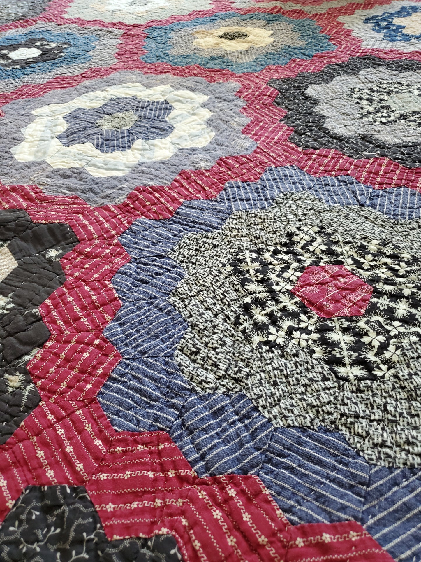 Hexagon Flower Antique Quilt ca 1920